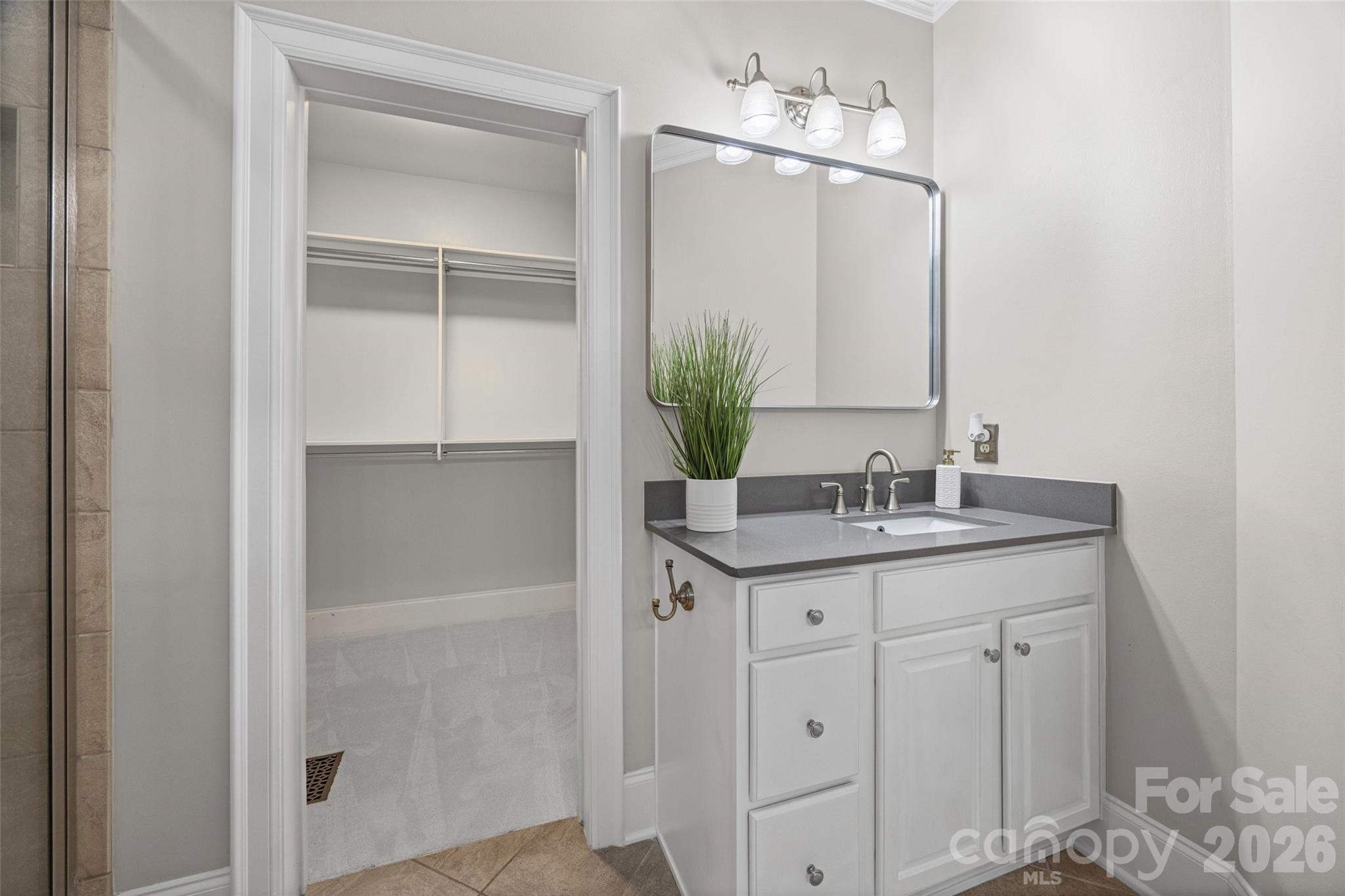 2455 Talbot Court Property Photo 17