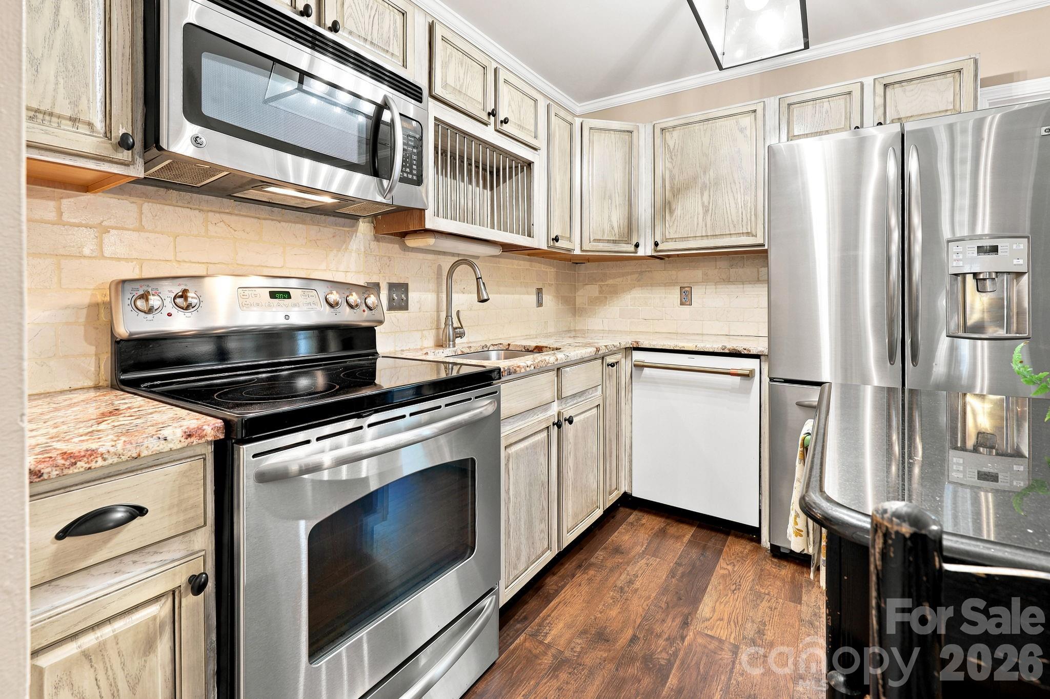 65 Park Terrace Drive 4 Property Photo 6