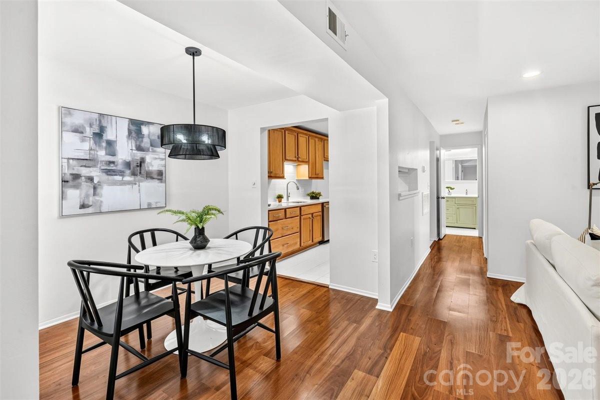 4906 Sardis Road D Property Photo 13
