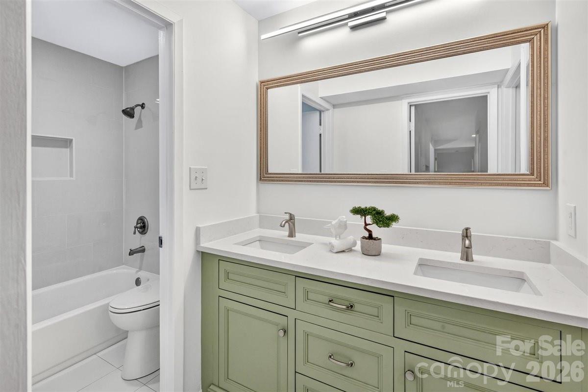 4906 Sardis Road D Property Photo 19