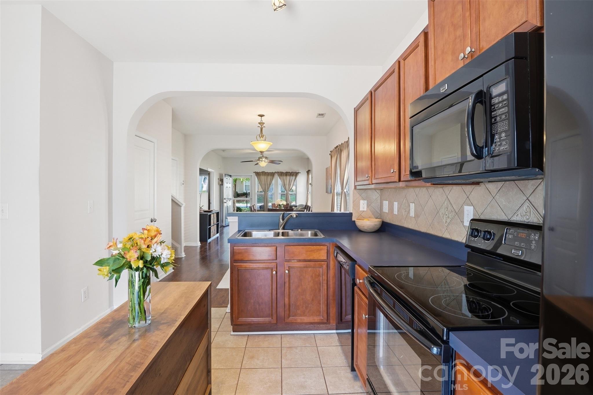 1012 Laparc Lane Property Photo 10