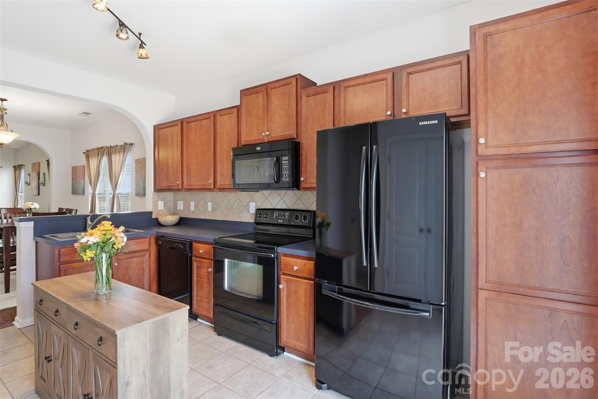 1012 Laparc Lane Property Photo 12