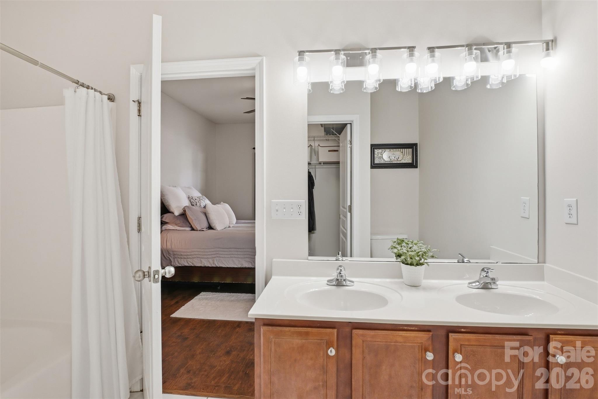 1012 Laparc Lane Property Photo 14
