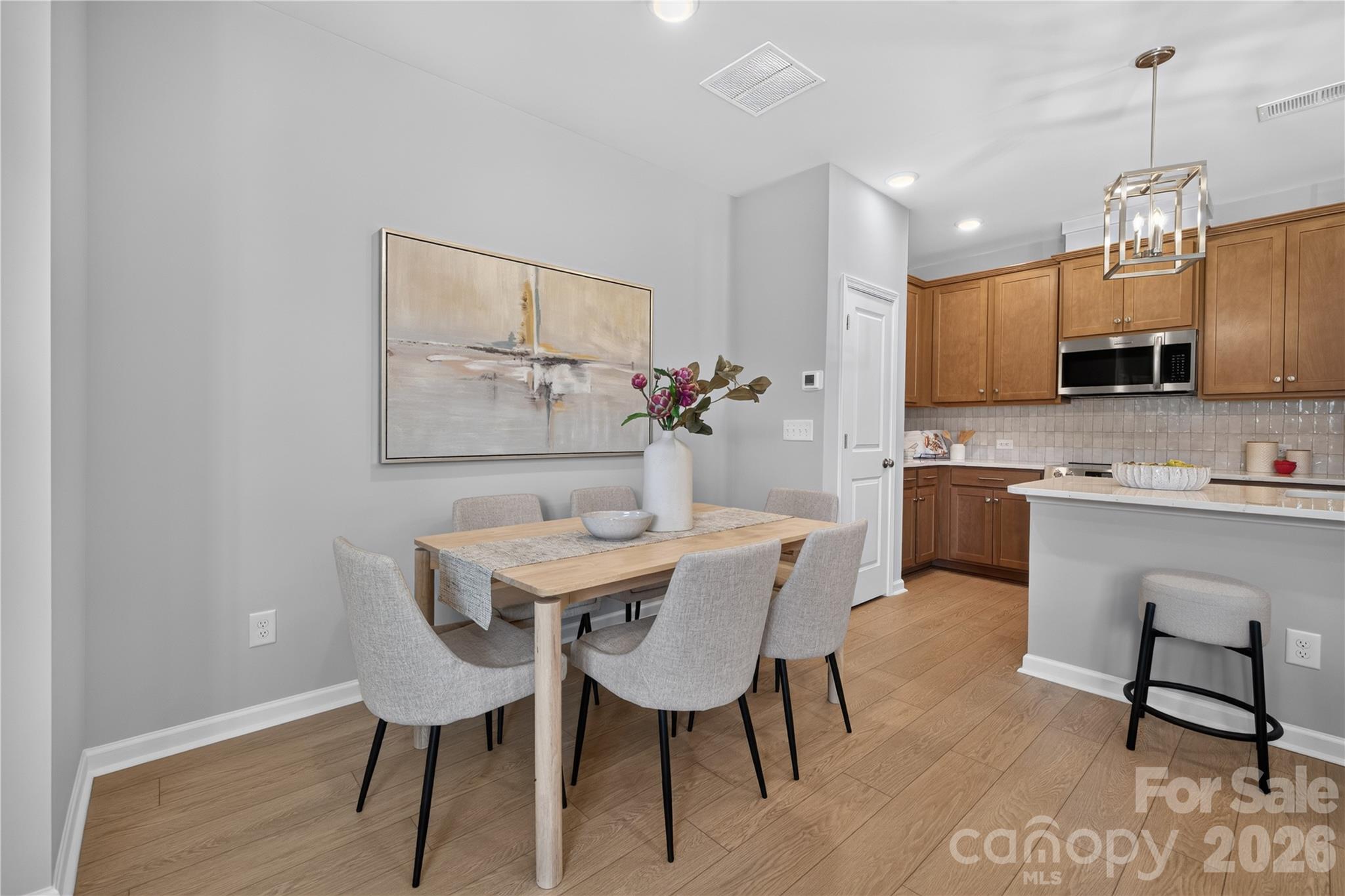 571 Cape Cod Way Property Photo 9