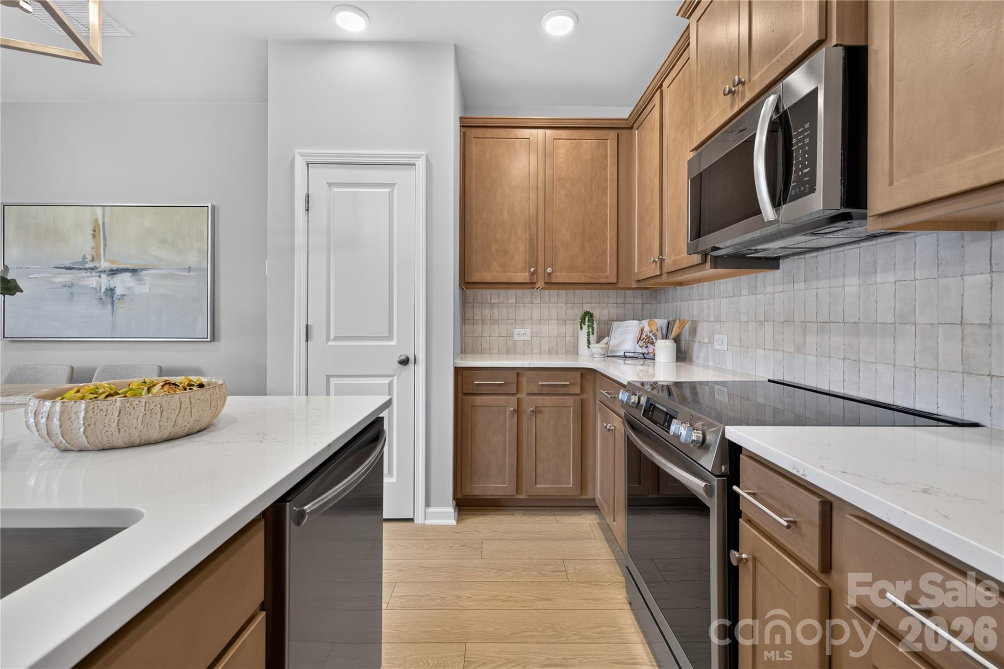 571 Cape Cod Way Property Photo 12