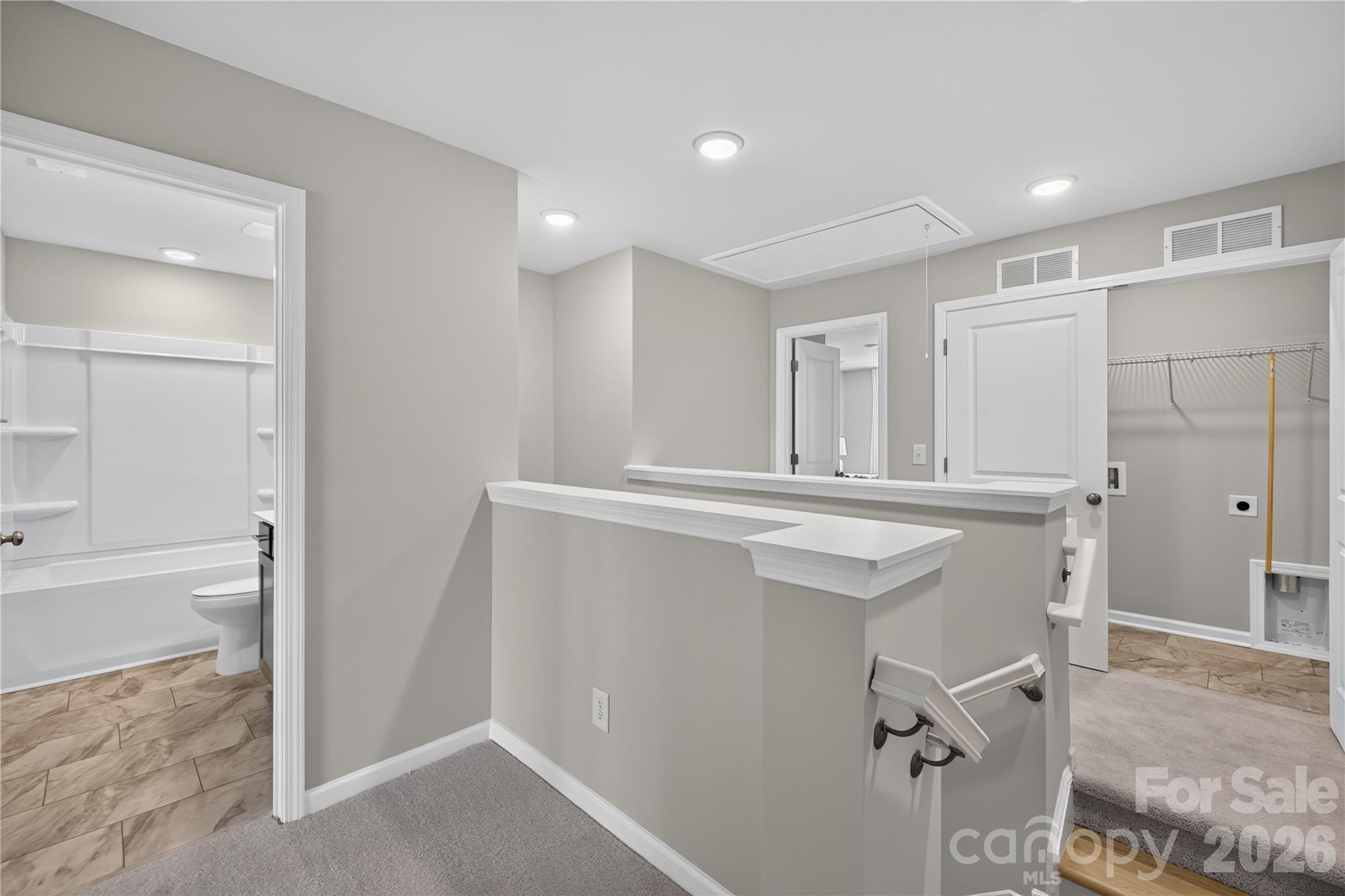 571 Cape Cod Way Property Photo 24