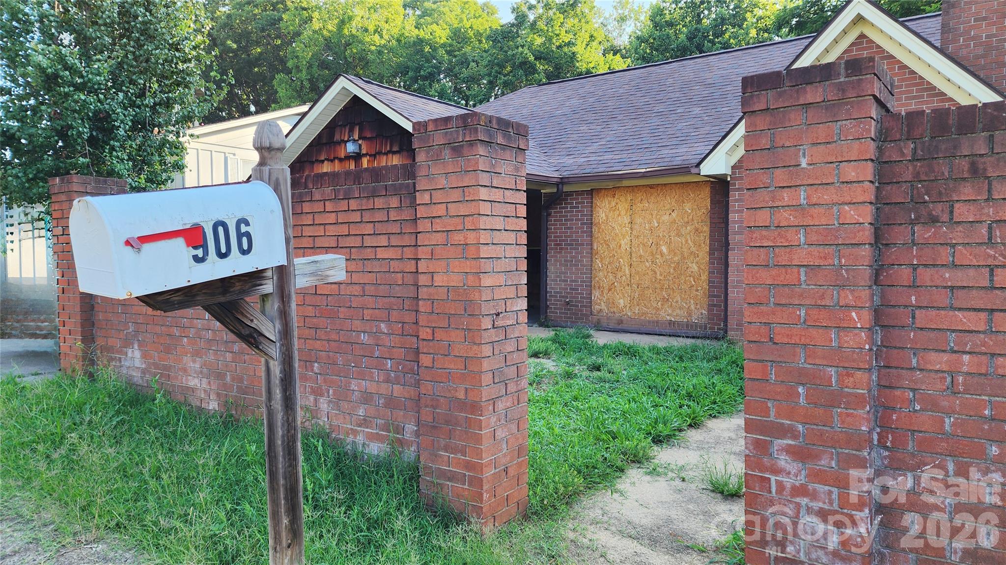 906 Trogdon Street Property Photo 3