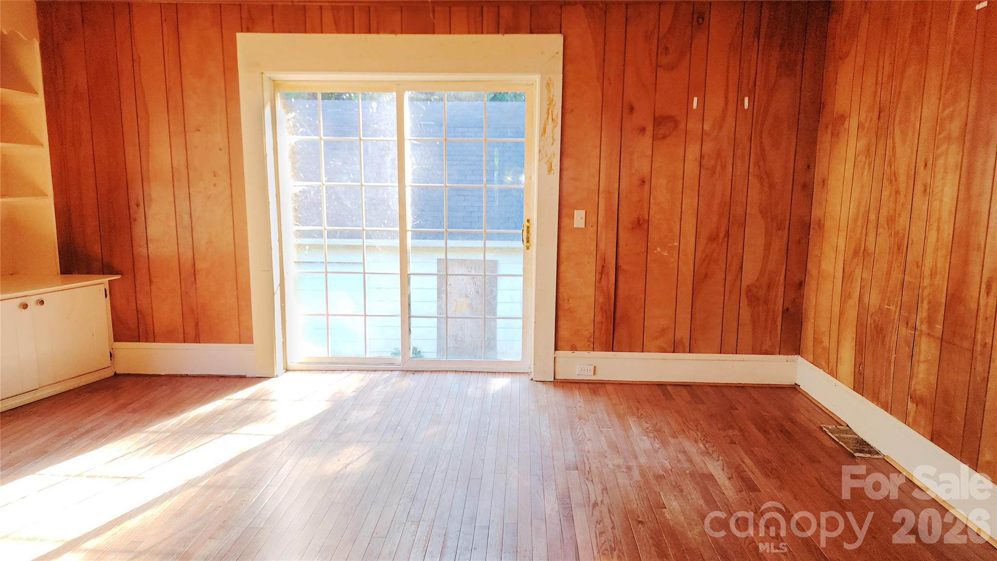 906 Trogdon Street Property Photo 7