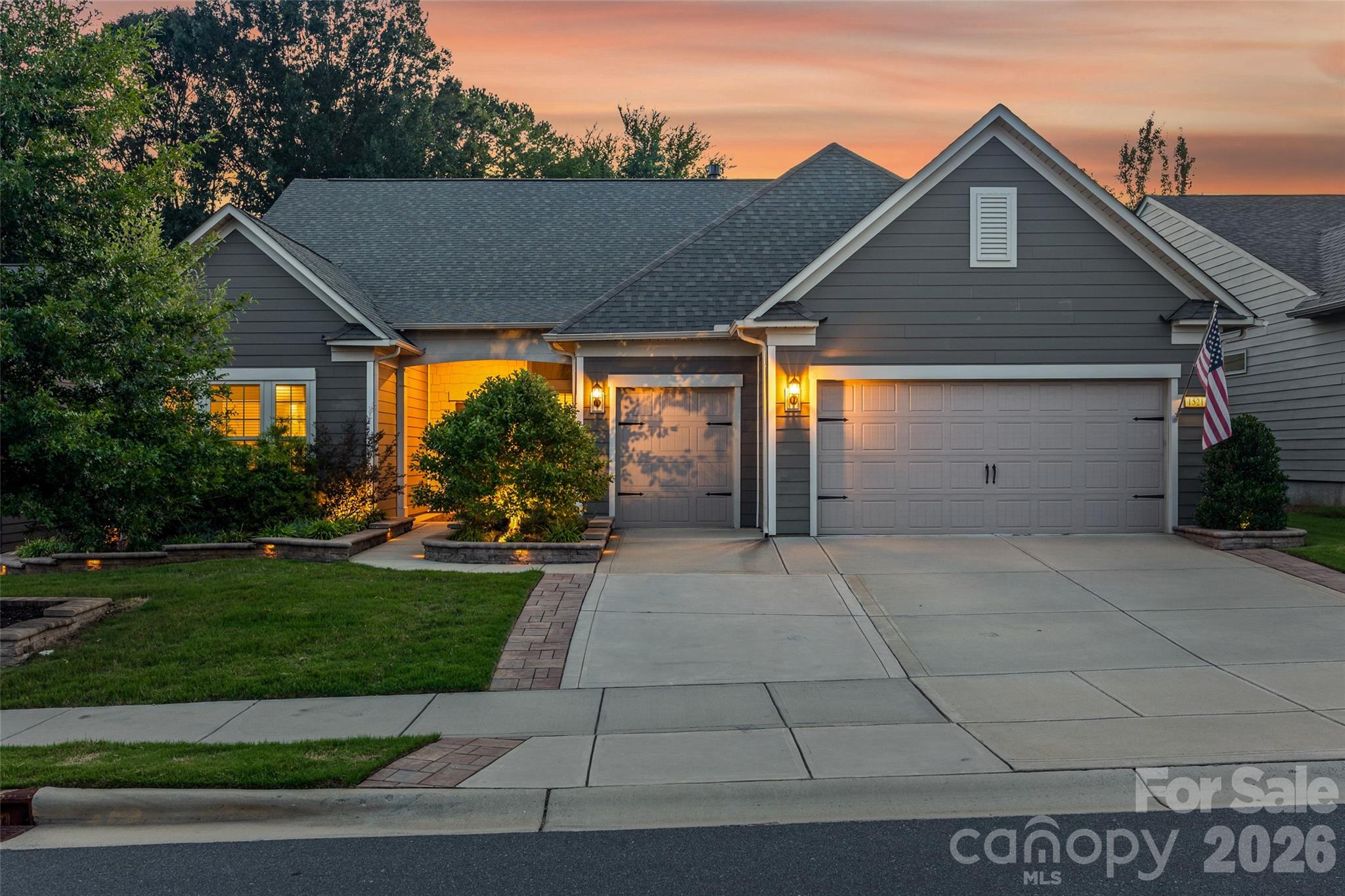 1521 Carolina Orchards Boulevard Property Photo 3