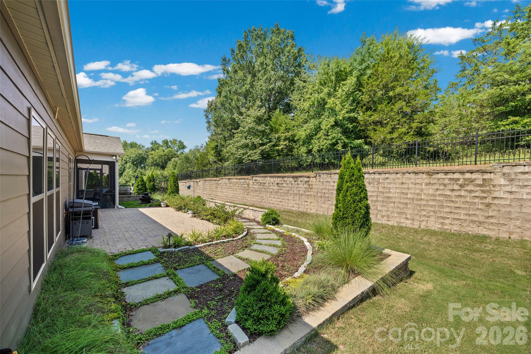 1521 Carolina Orchards Boulevard Property Photo 35
