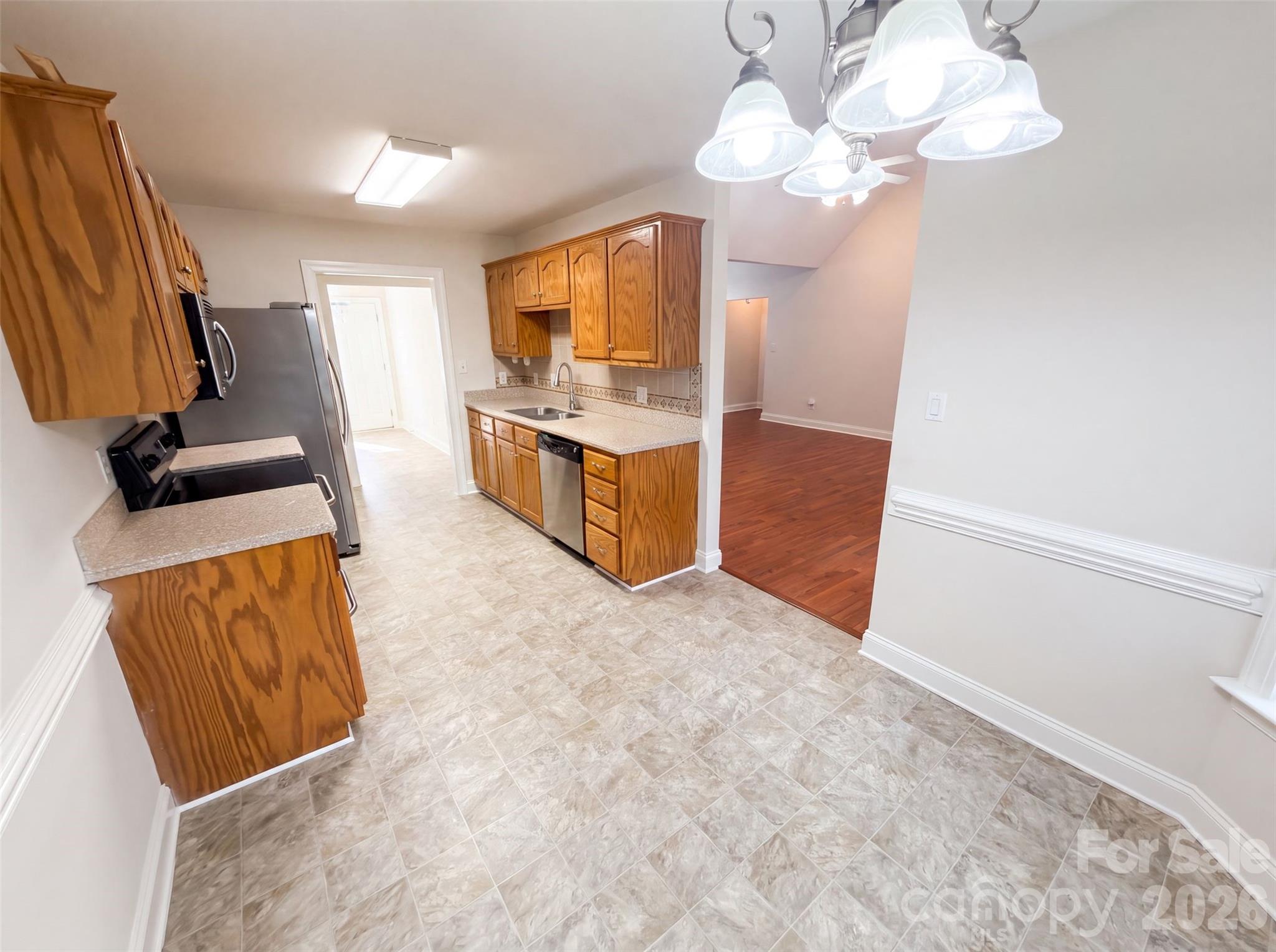 2037 Olde Towne Drive Property Photo 2