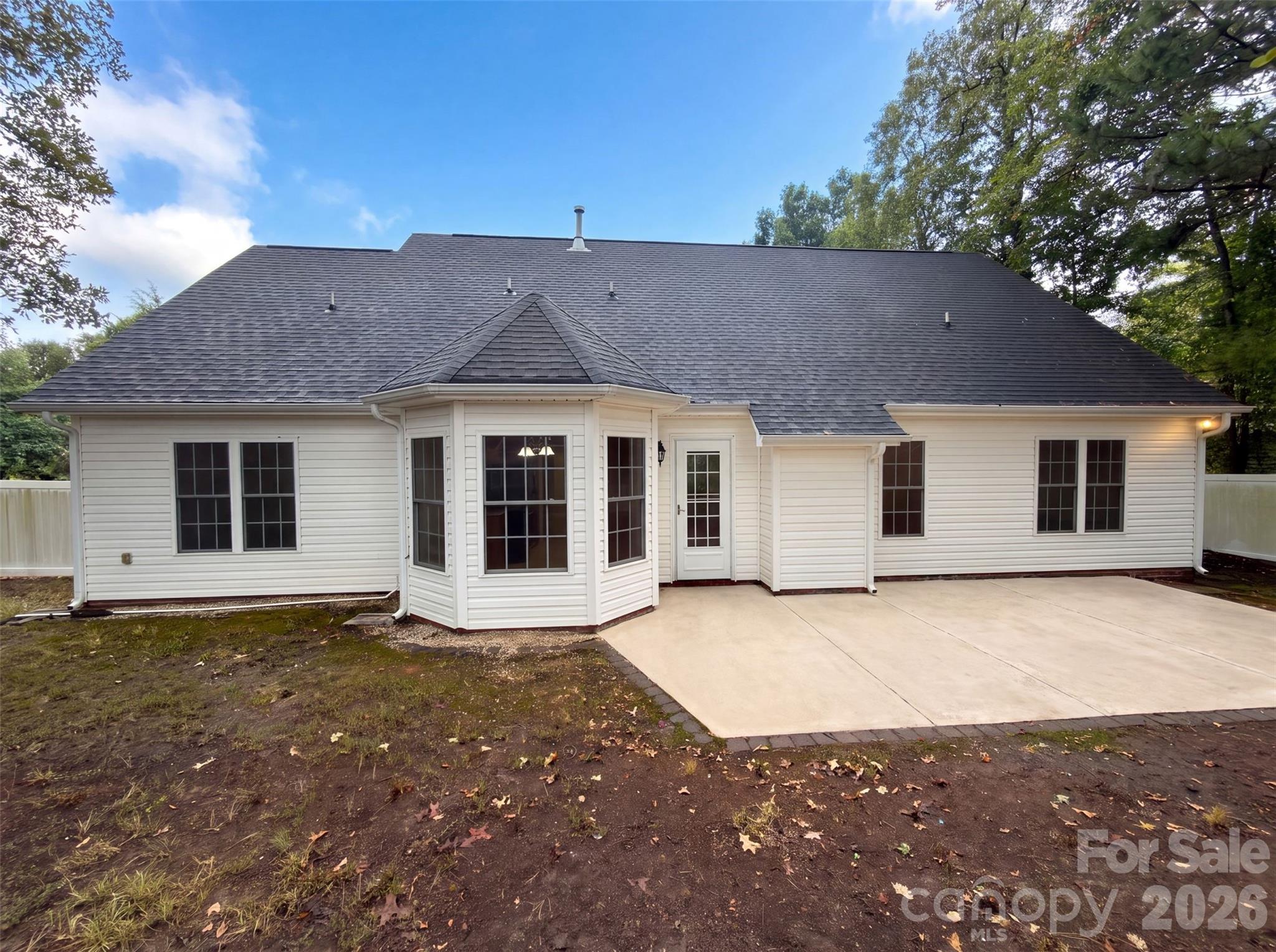2037 Olde Towne Drive Property Photo 5
