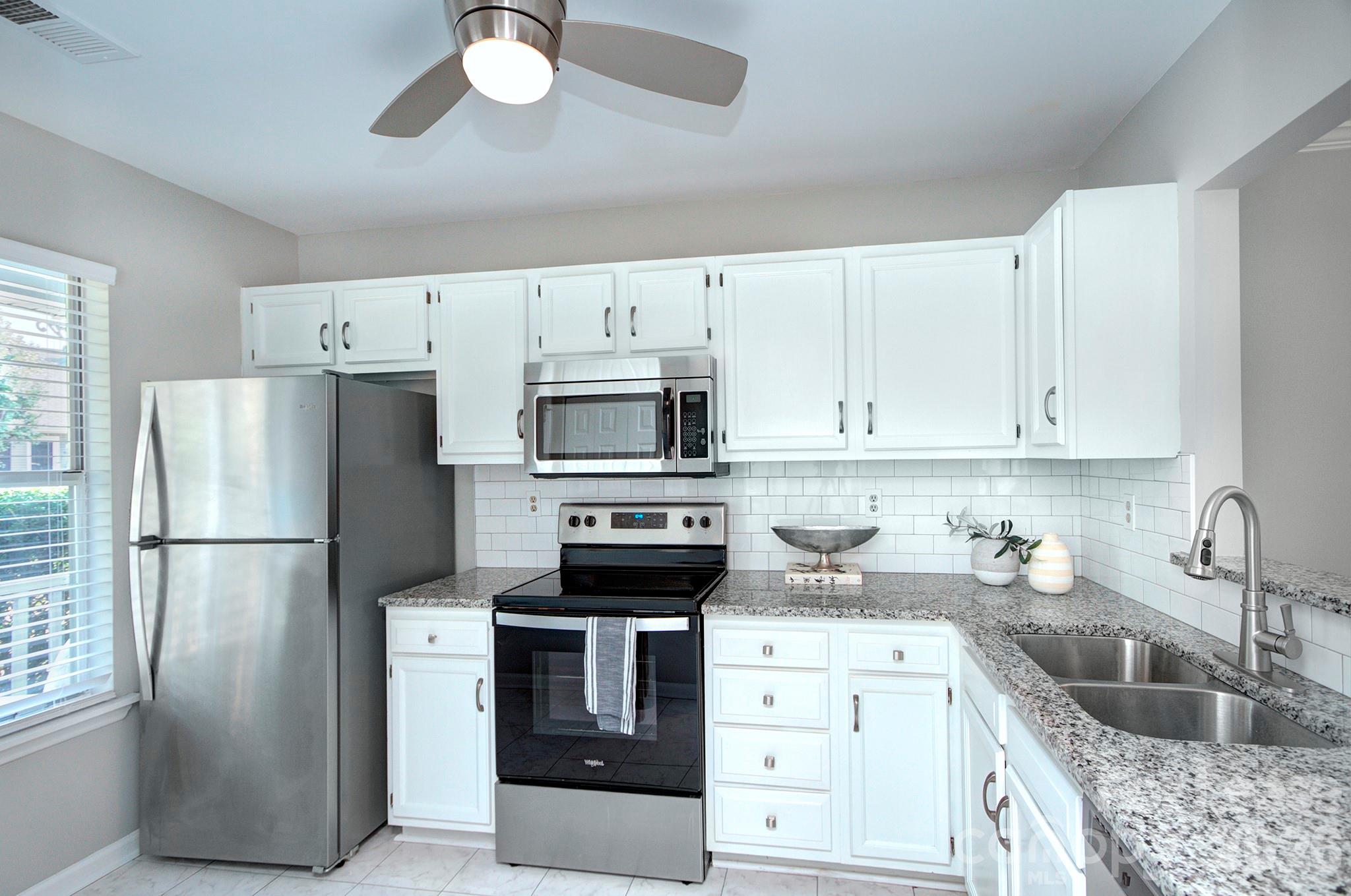 8268 Golf Ridge Drive Property Photo 6