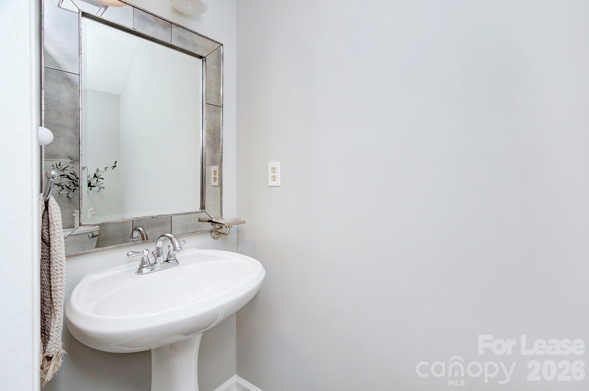 8268 Golf Ridge Drive Property Photo 14
