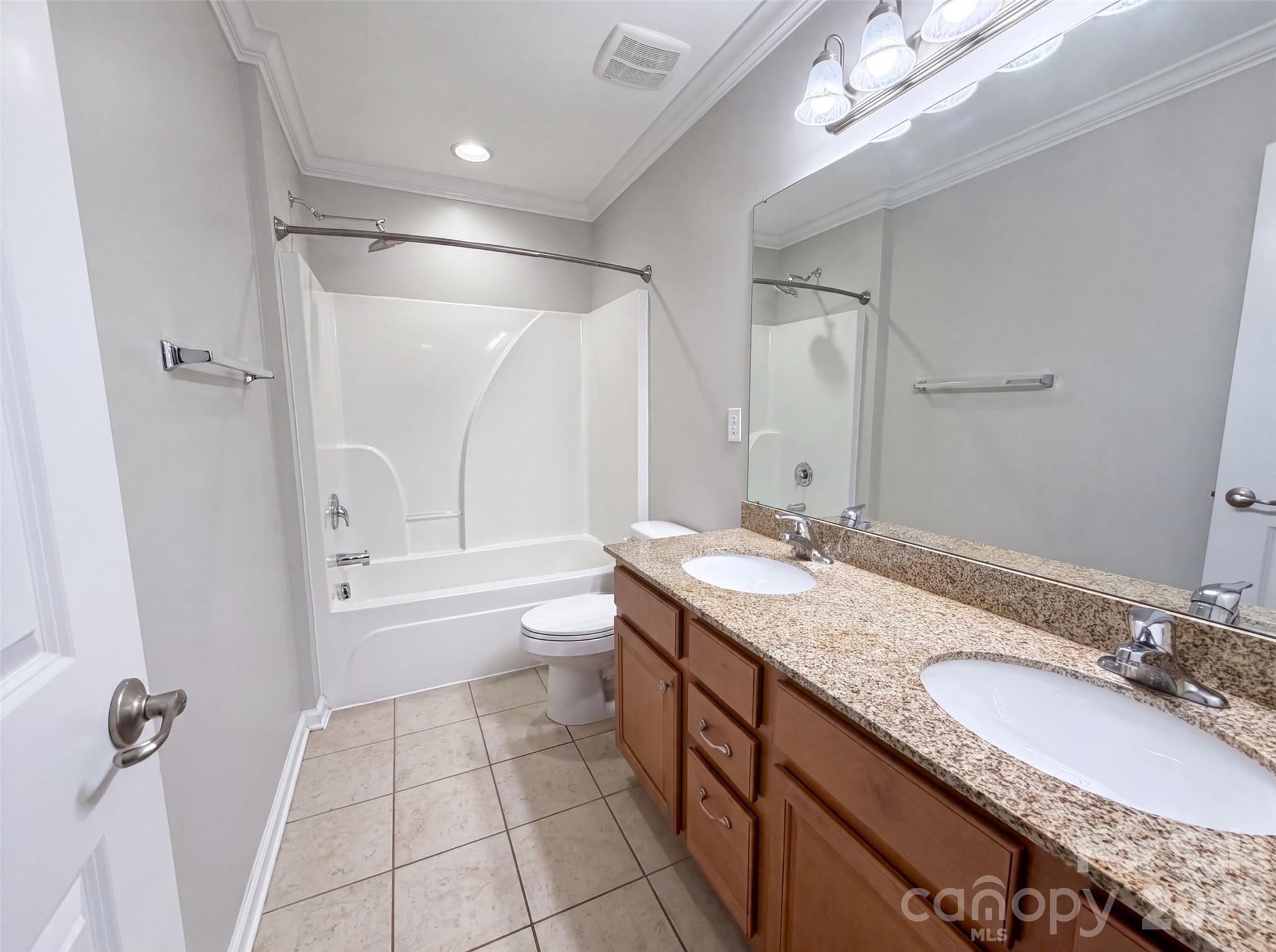 5101 Saint Clair Street Property Photo 15