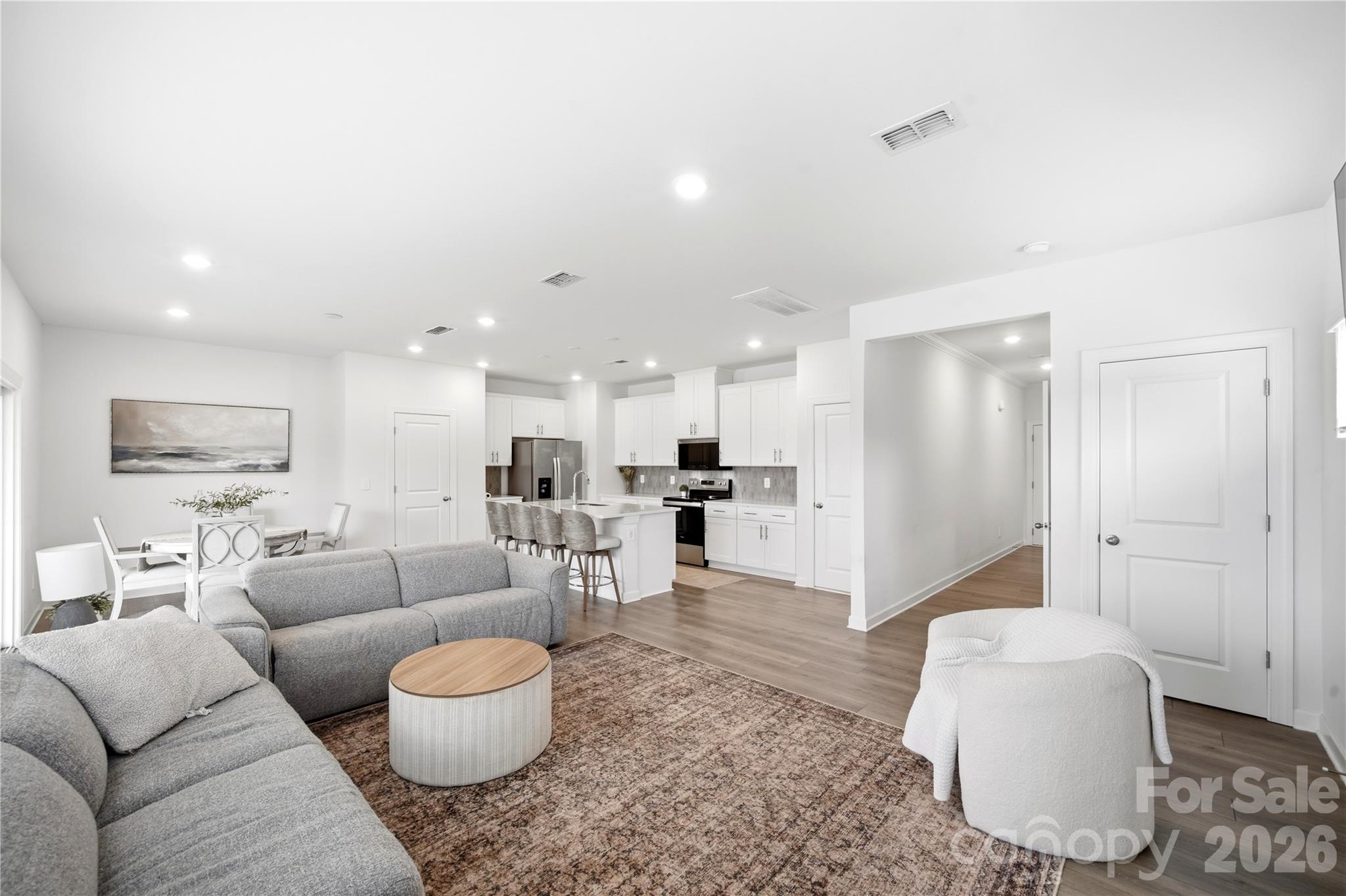 1420 Wildflower Street Property Photo 4