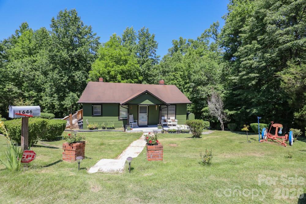 1646 Silver Street Property Photo 4
