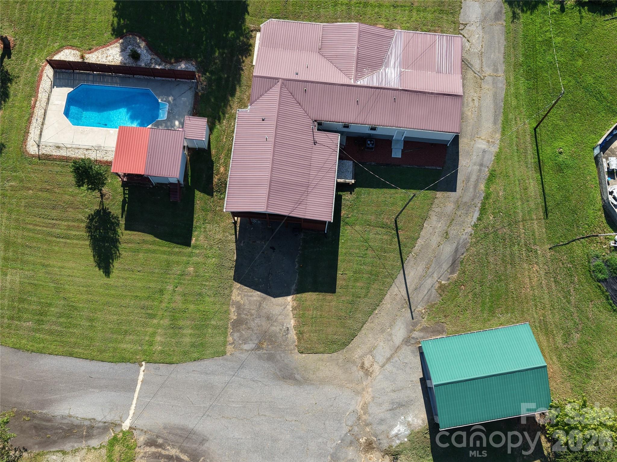 2295 Shady Grove Road Property Photo 6
