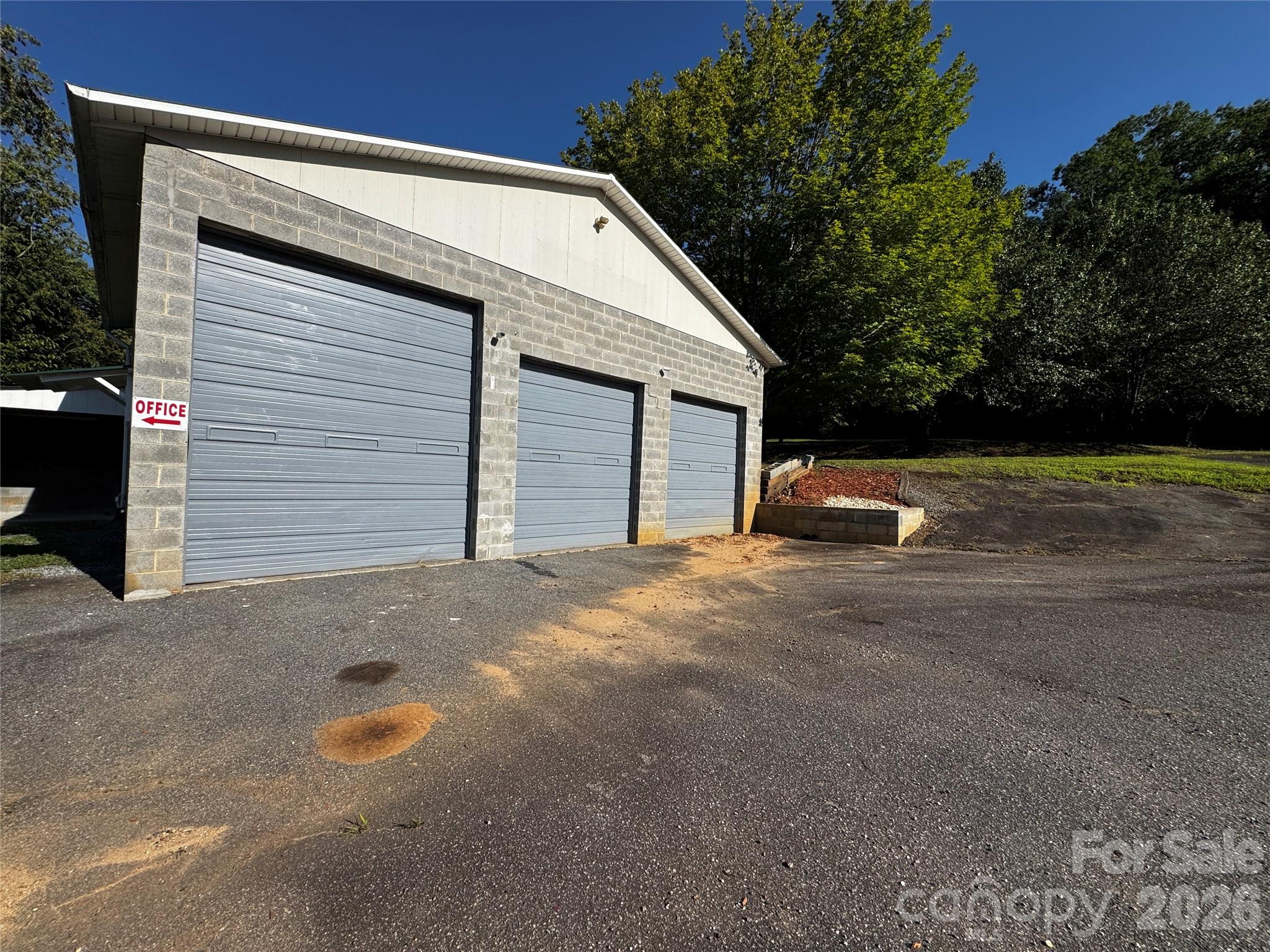 2295 Shady Grove Road Property Photo 15