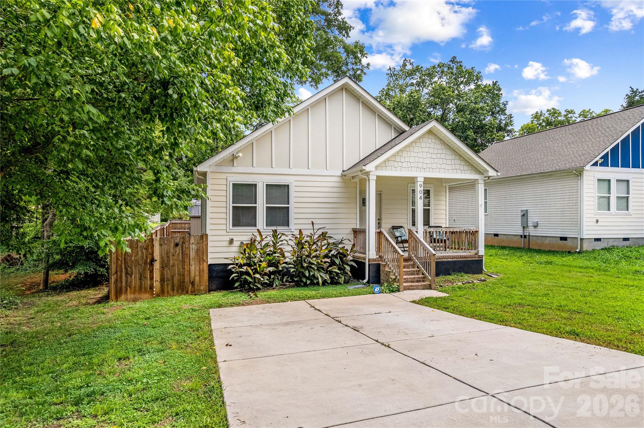 904 4th Street Property Photo 3