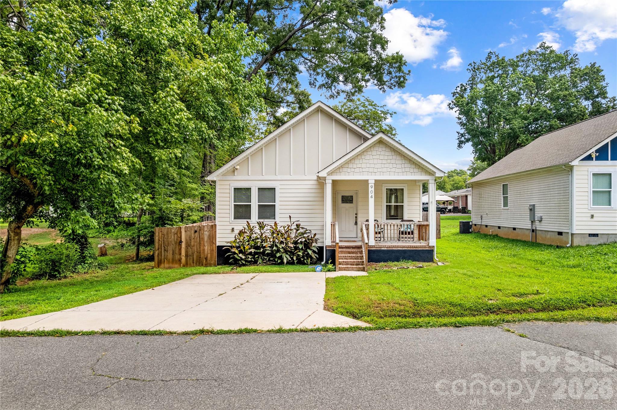 904 4th Street Property Photo 4