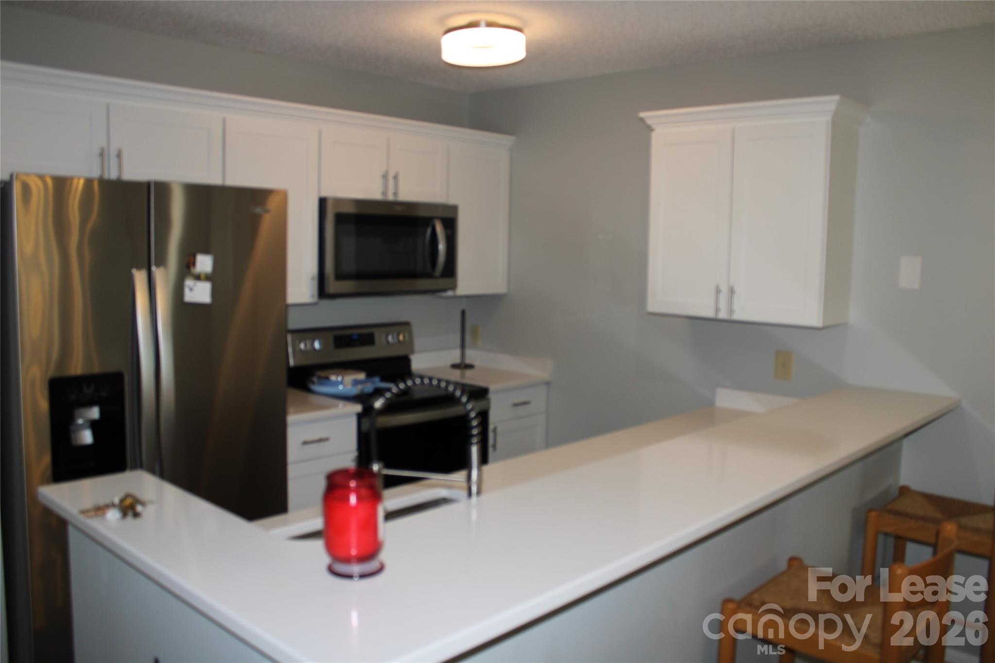17919 Kings Point Drive E Property Photo 6