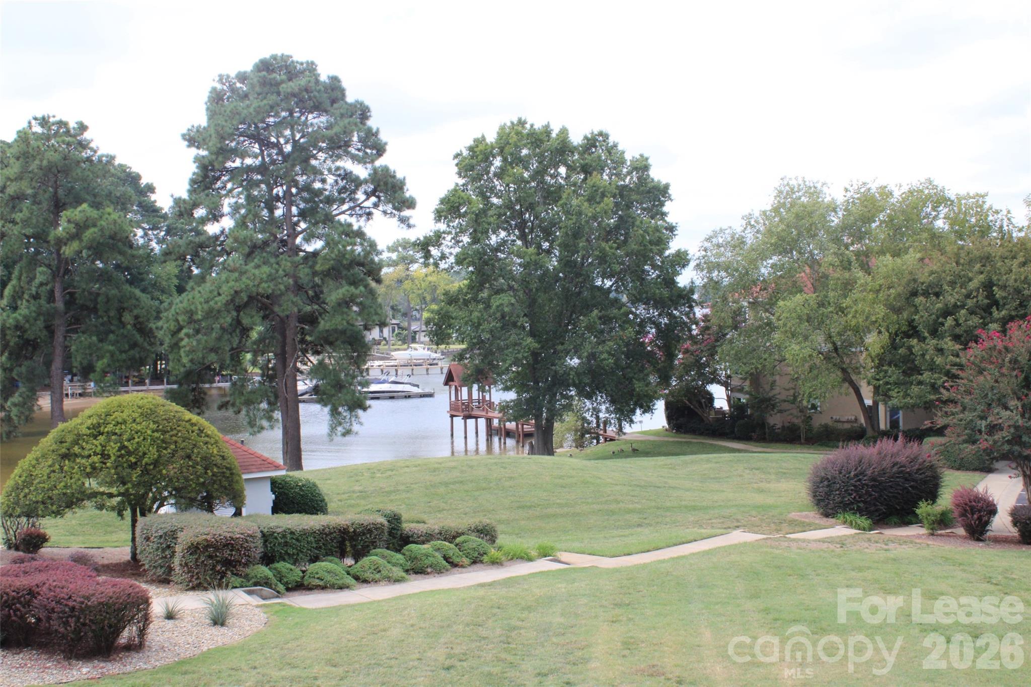 17919 Kings Point Drive E Property Photo 23