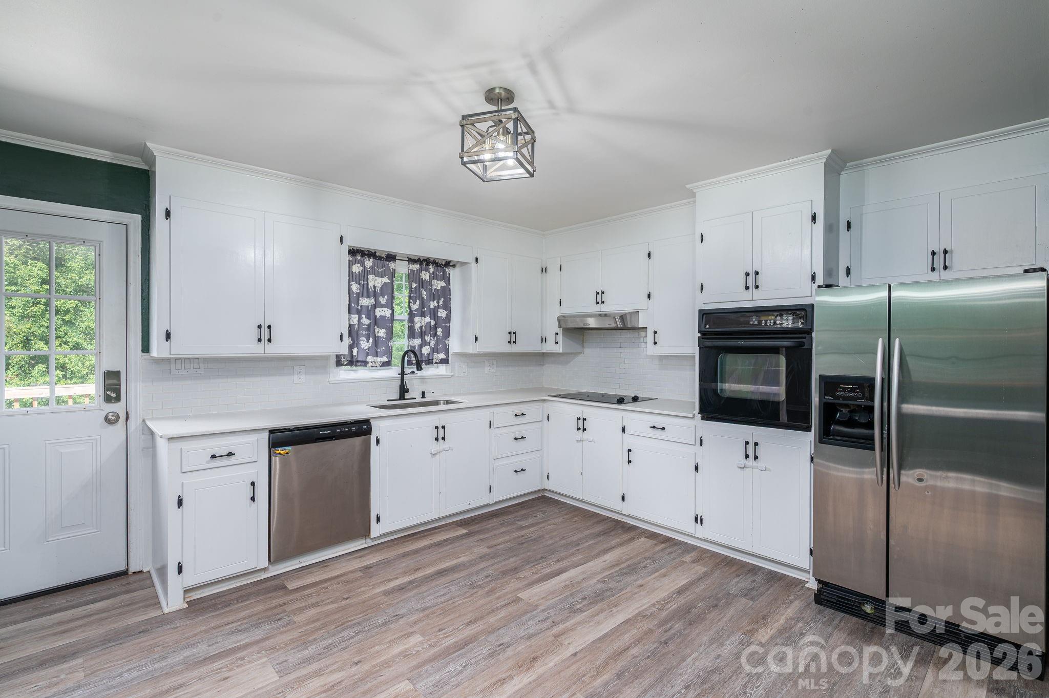 304 Windsor Drive Property Photo 11
