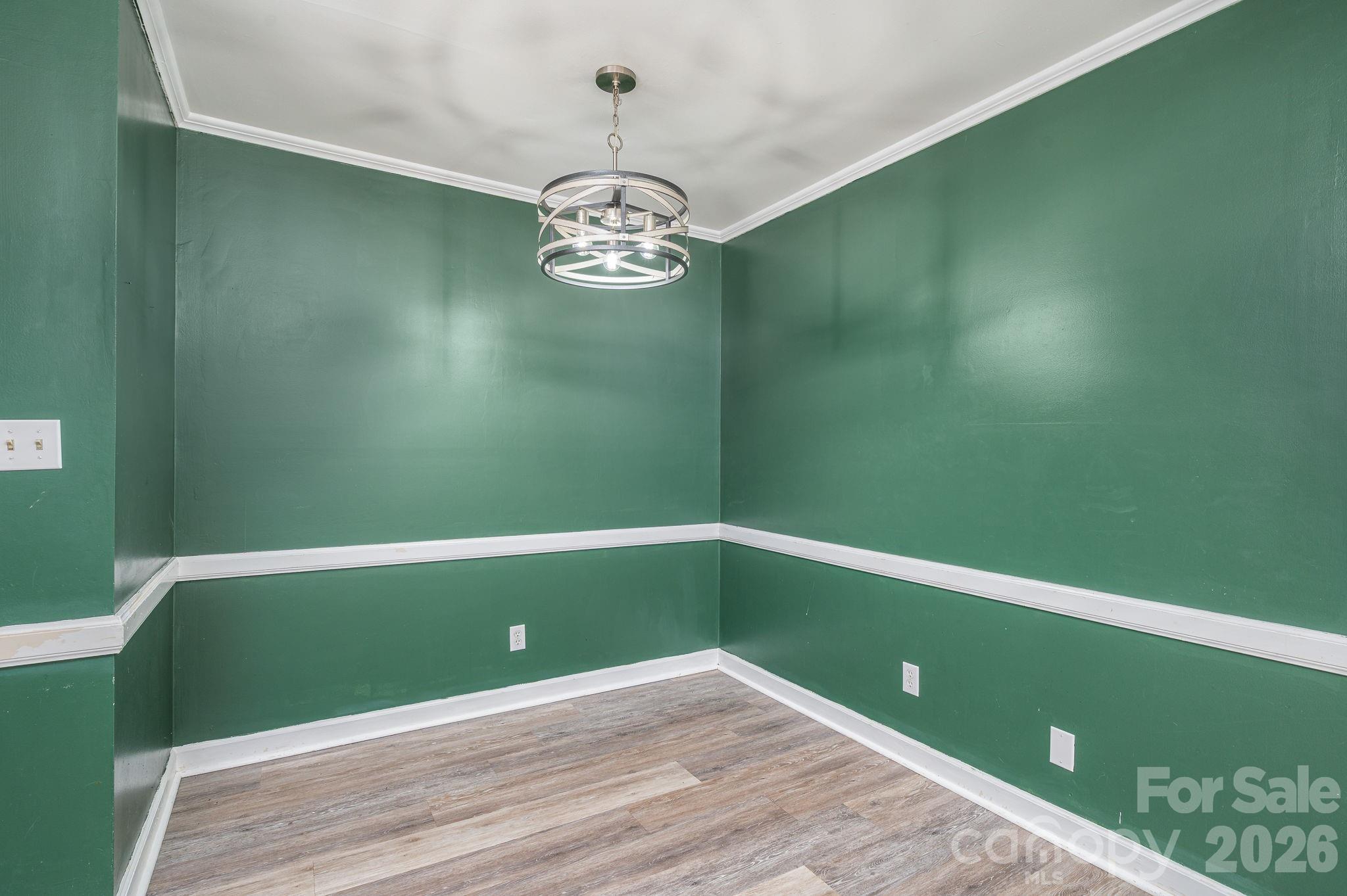 304 Windsor Drive Property Photo 13