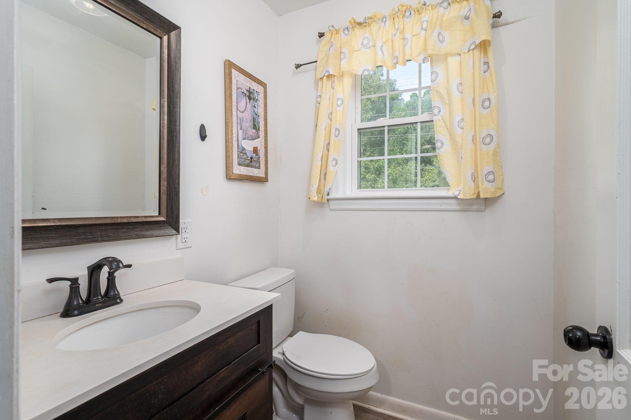 304 Windsor Drive Property Photo 23