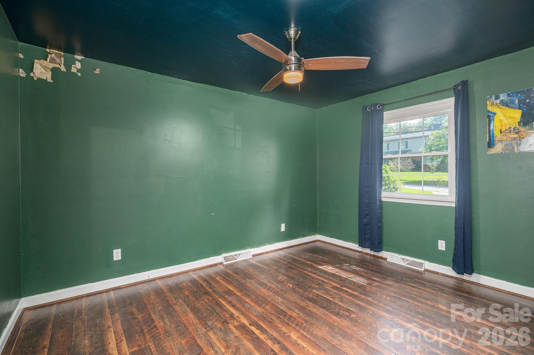 304 Windsor Drive Property Photo 25
