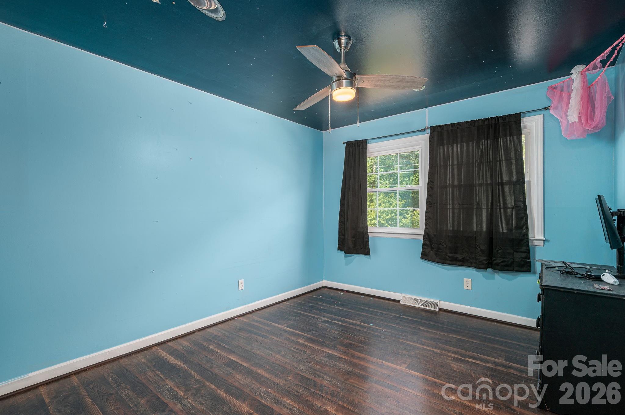 304 Windsor Drive Property Photo 29