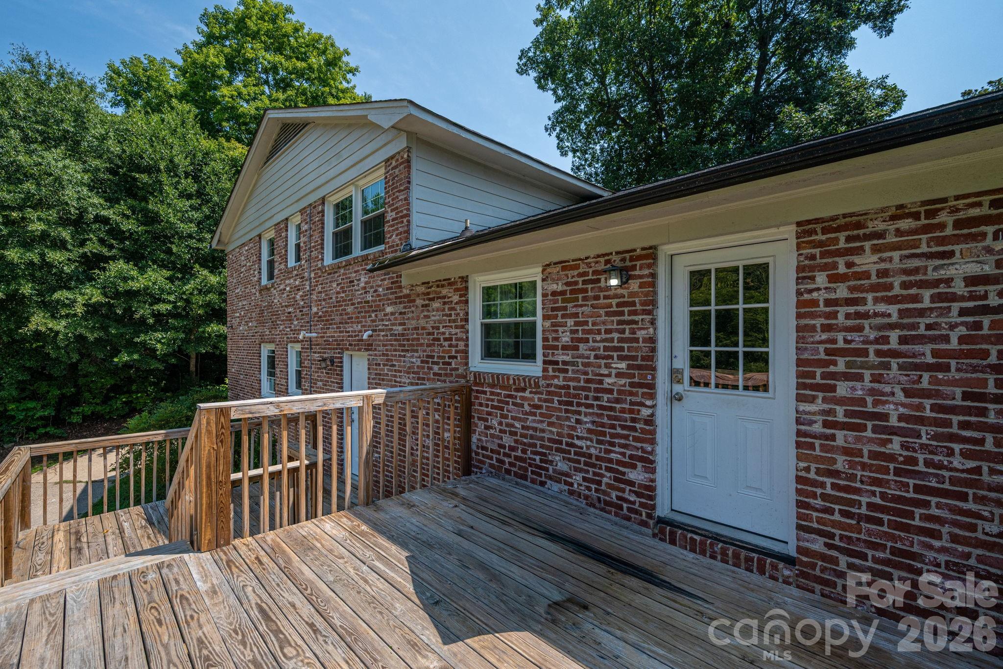 304 Windsor Drive Property Photo 34