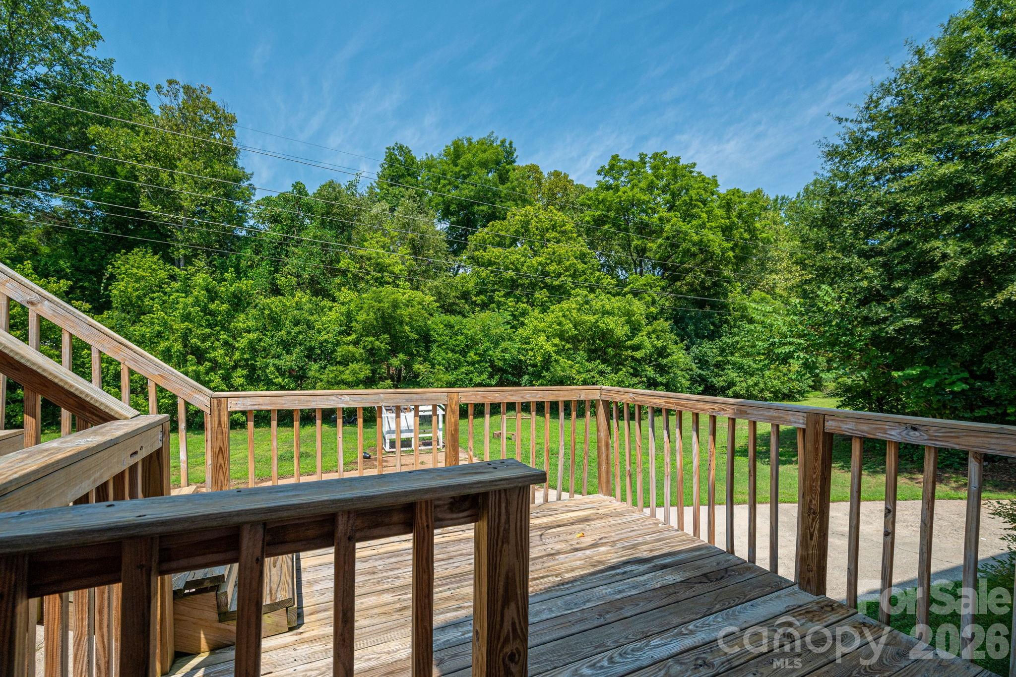 304 Windsor Drive Property Photo 37