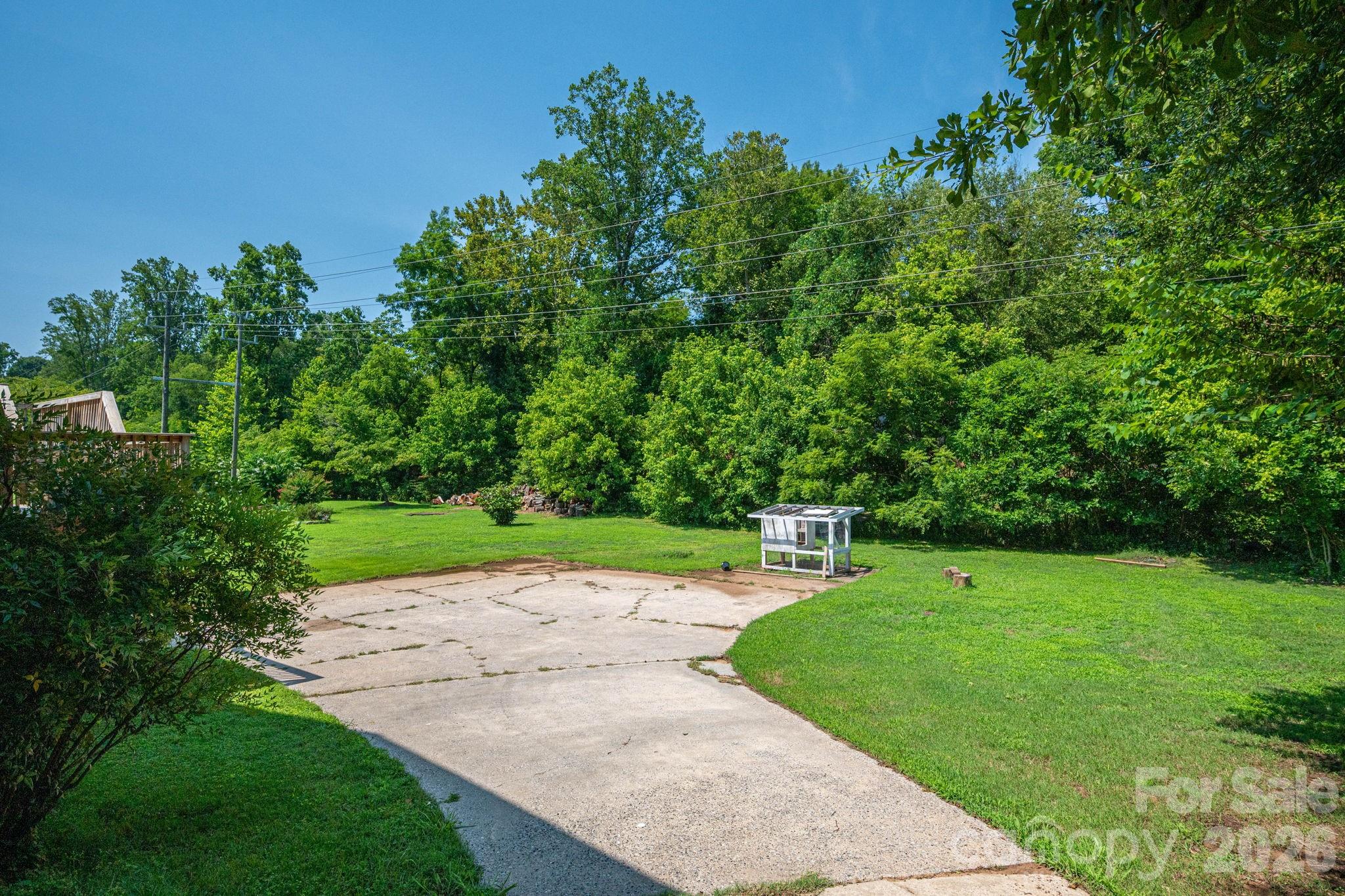 304 Windsor Drive Property Photo 38