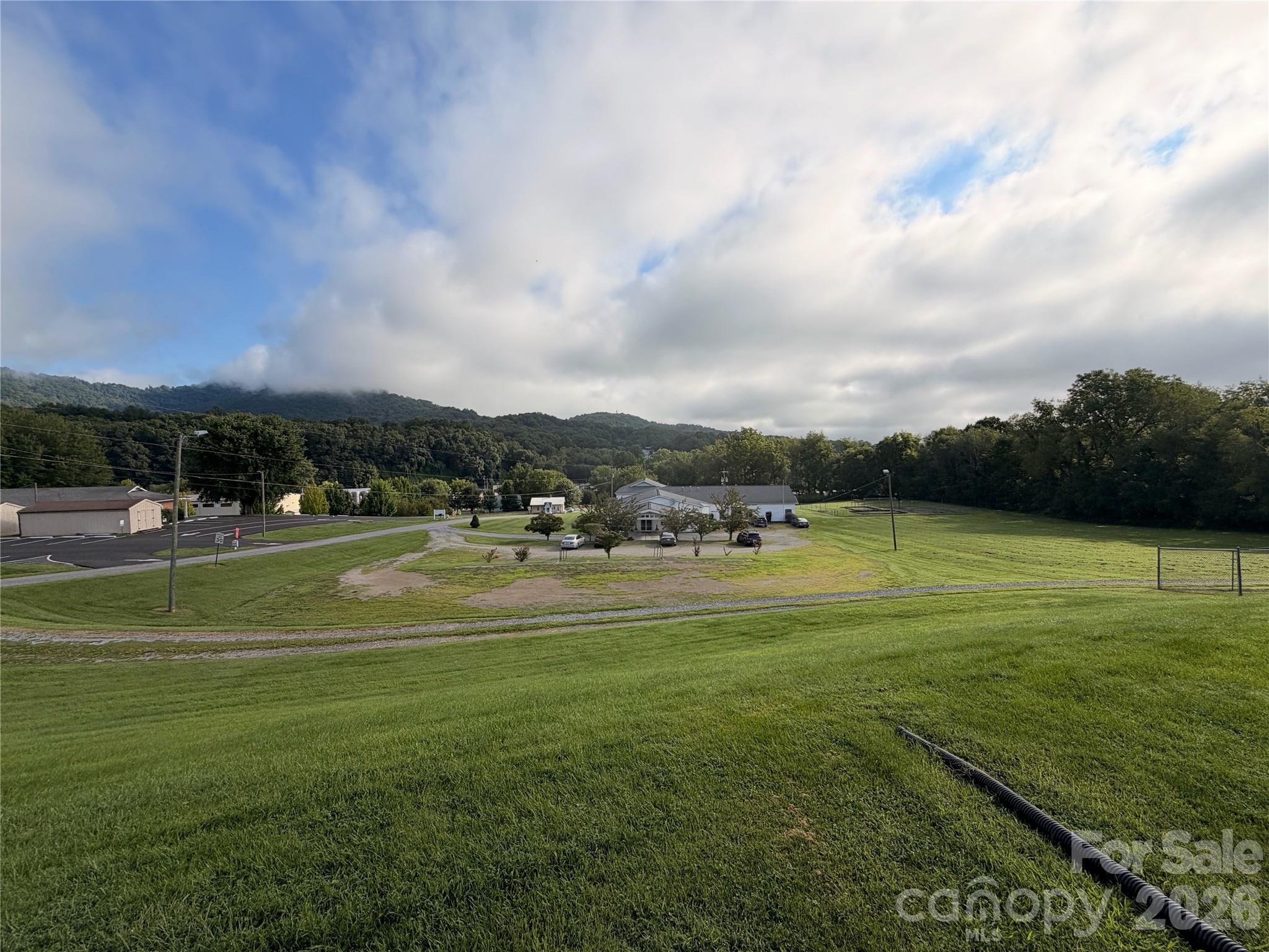175 Hampshire Drive Property Photo 2