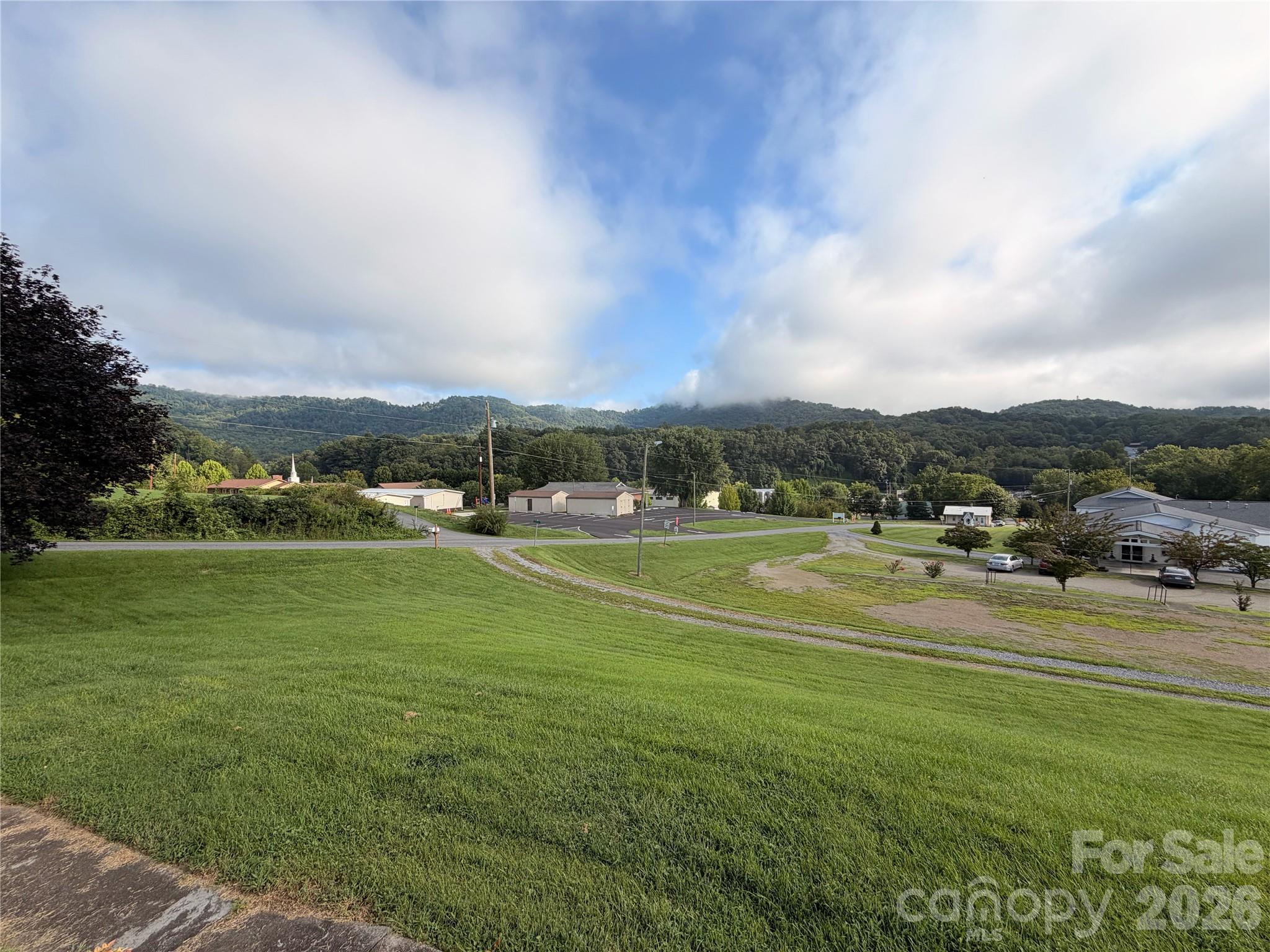 175 Hampshire Drive Property Photo 3