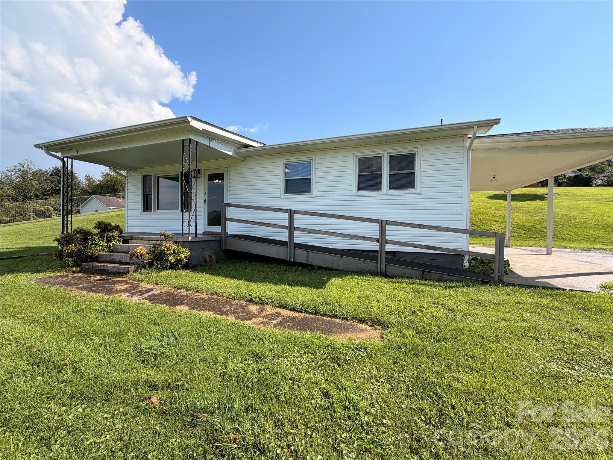 175 Hampshire Drive Property Photo 4