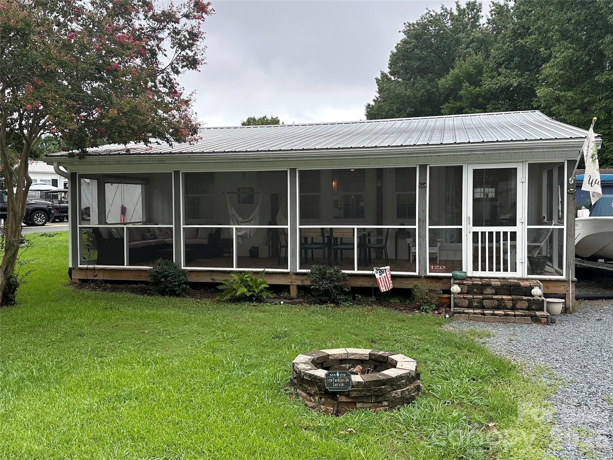120 Cardinal Drive Property Photo 1