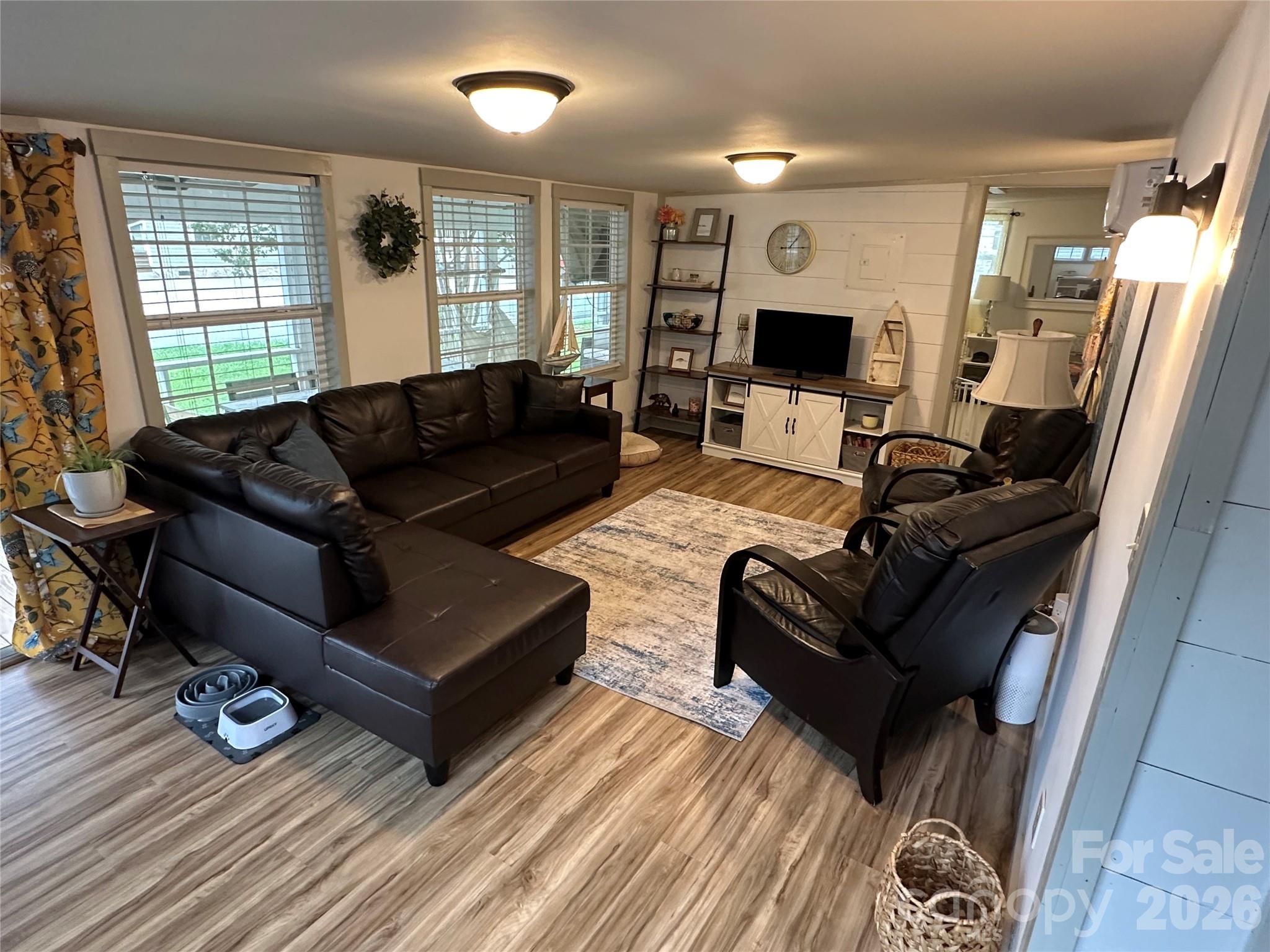120 Cardinal Drive Property Photo 8