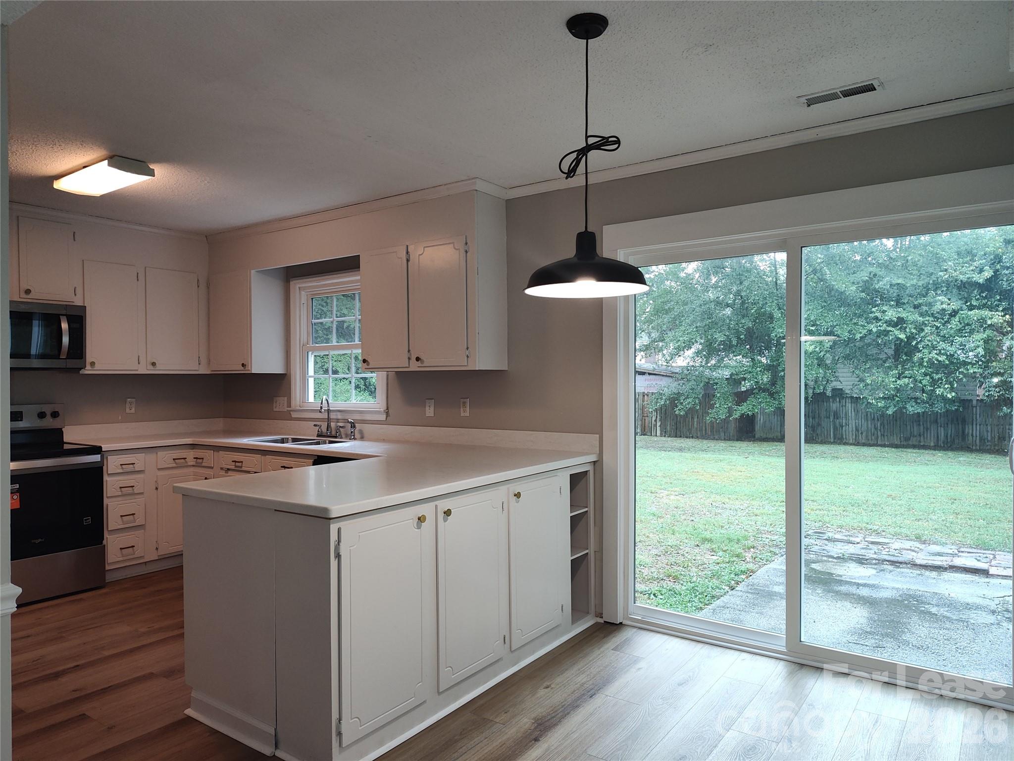 7413 Doves Nest Circle Property Photo 5