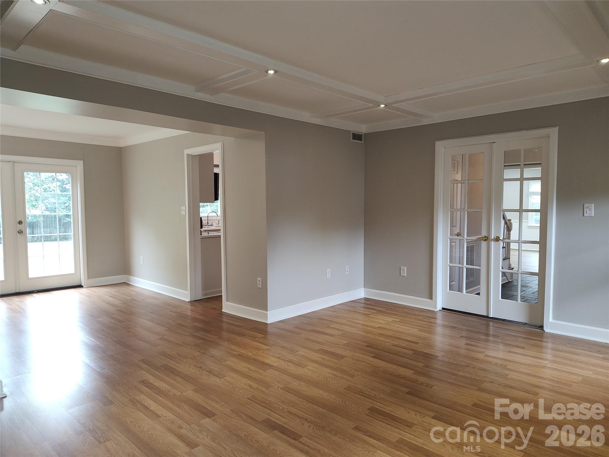 7413 Doves Nest Circle Property Photo 8