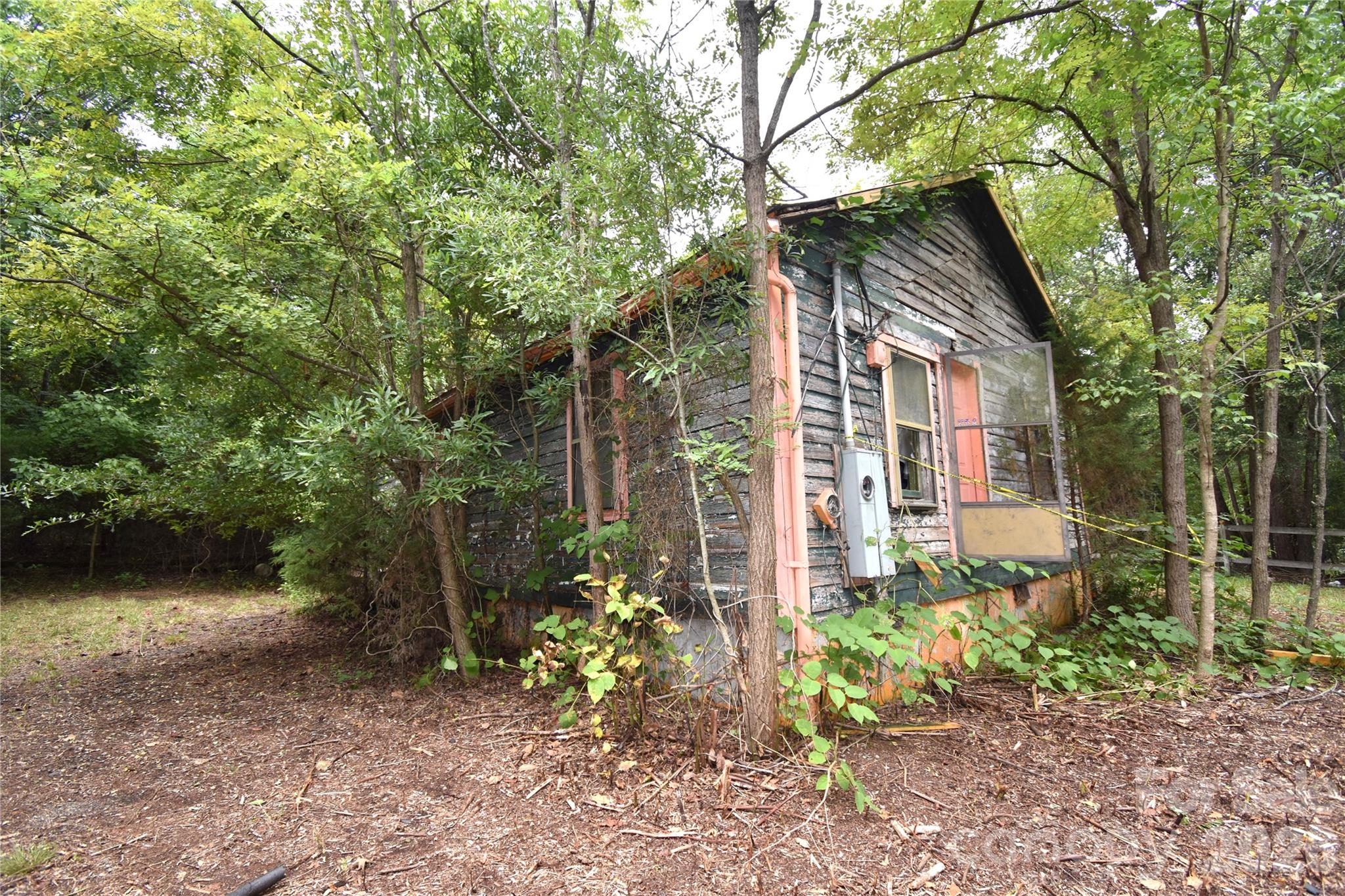 111 Cam Place Property Photo 3