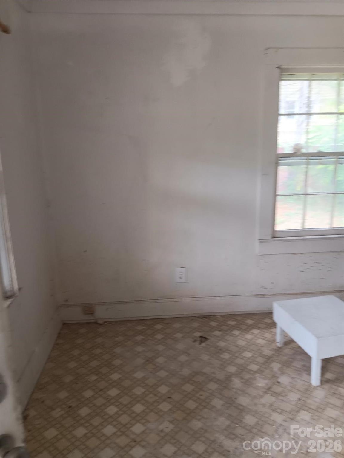303 Lily Street Property Photo 10