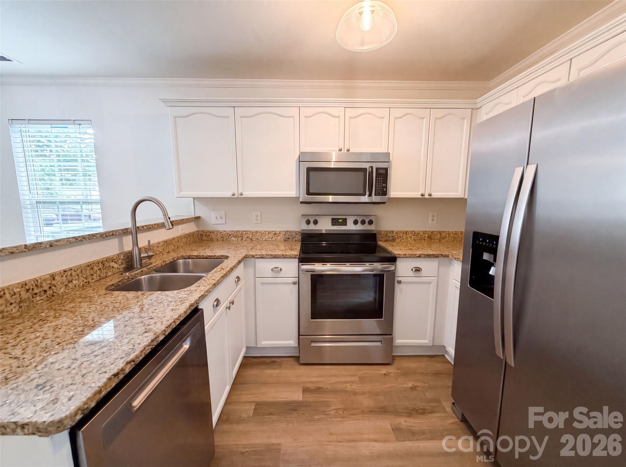 946 Olde Towne Way Property Photo 2