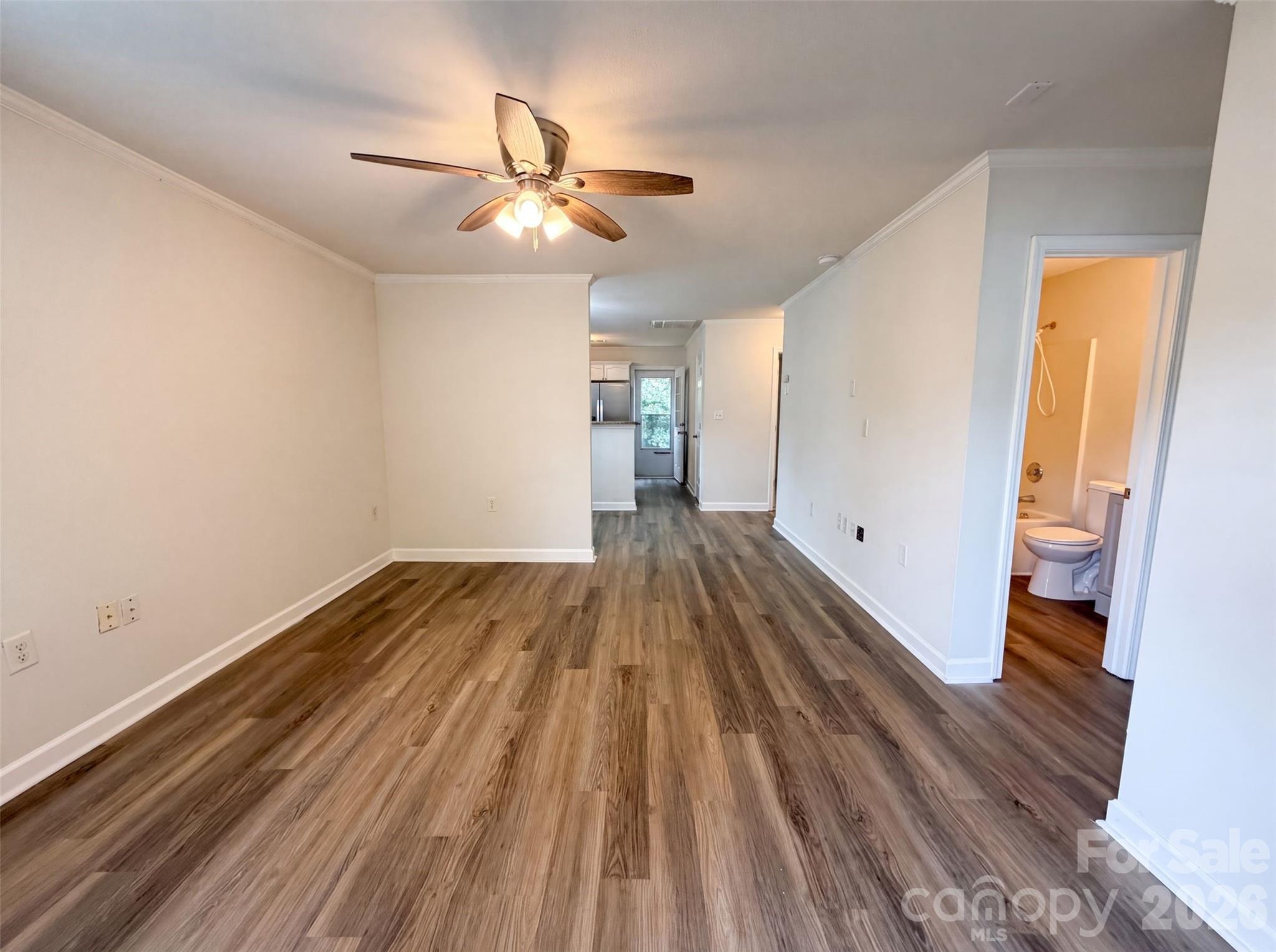 946 Olde Towne Way Property Photo 3