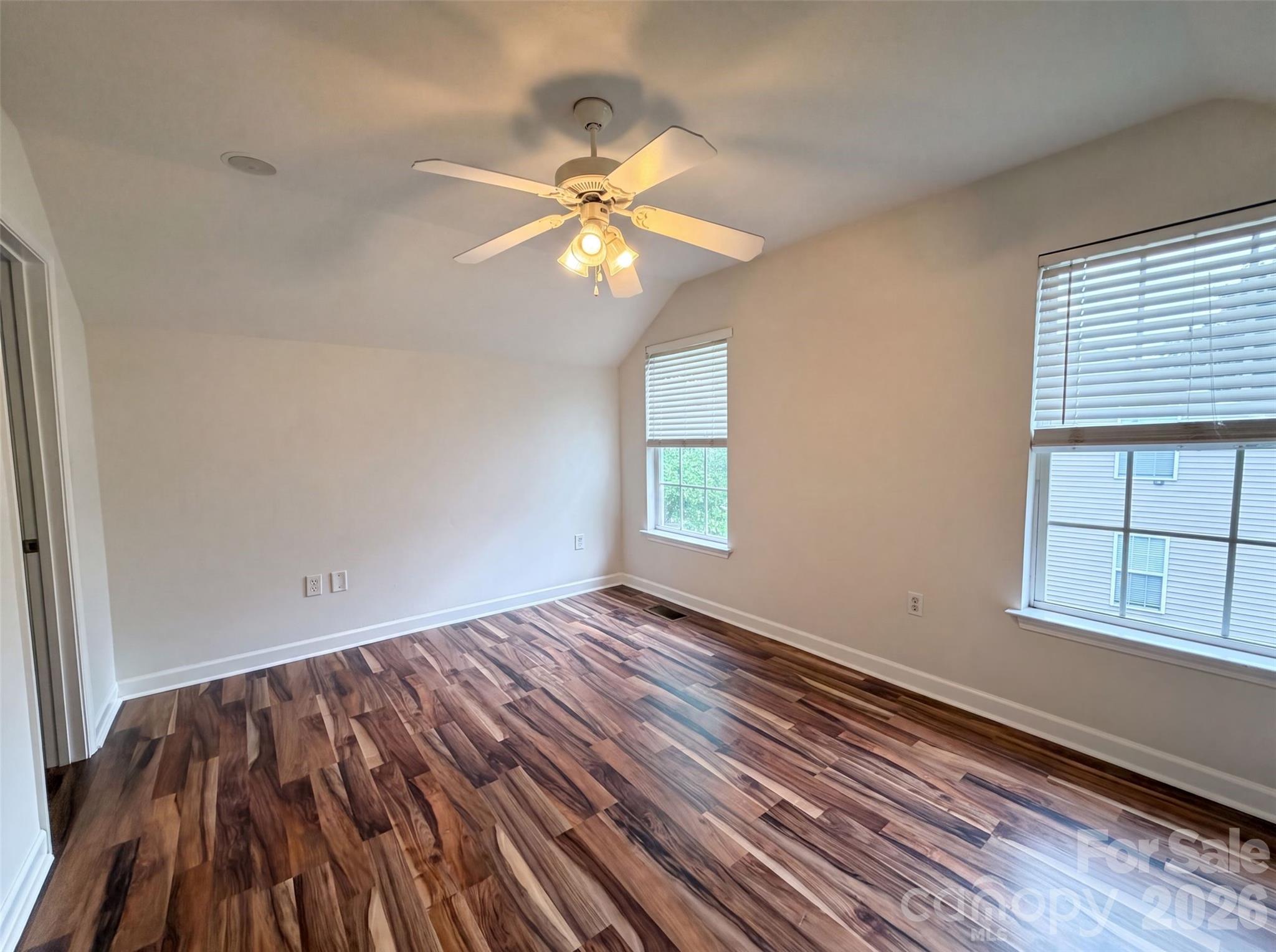946 Olde Towne Way Property Photo 4