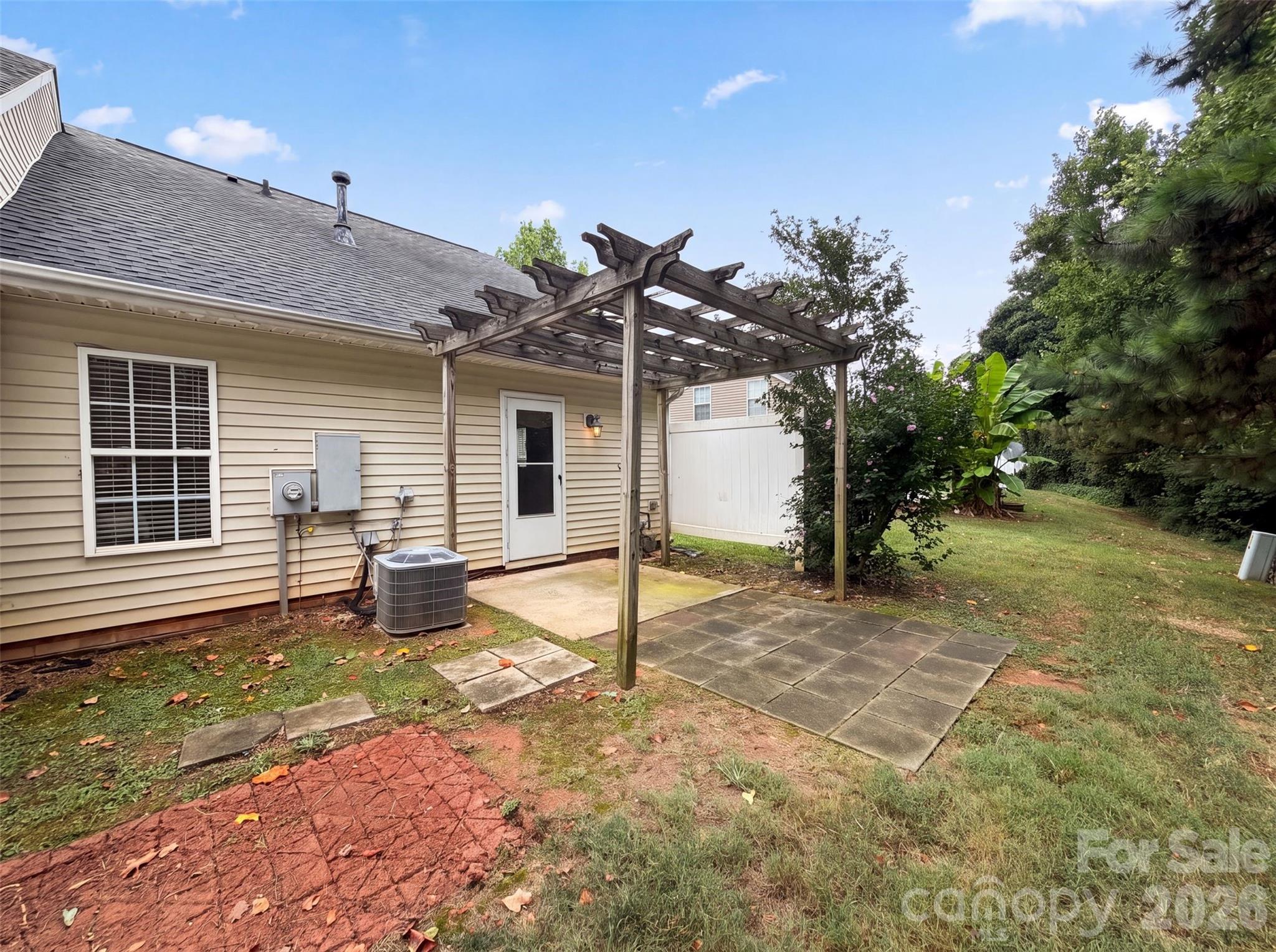 946 Olde Towne Way Property Photo 5