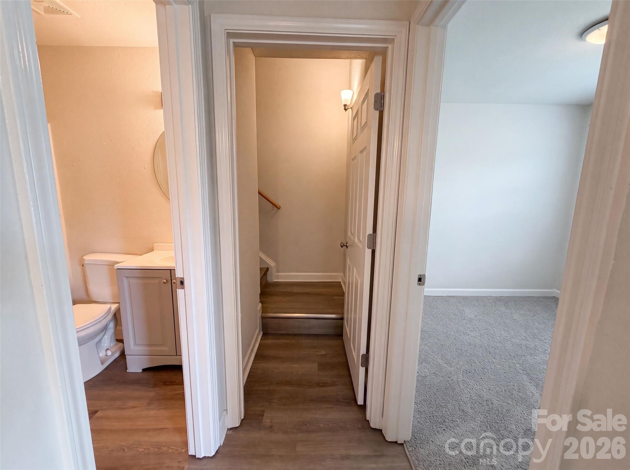 946 Olde Towne Way Property Photo 9