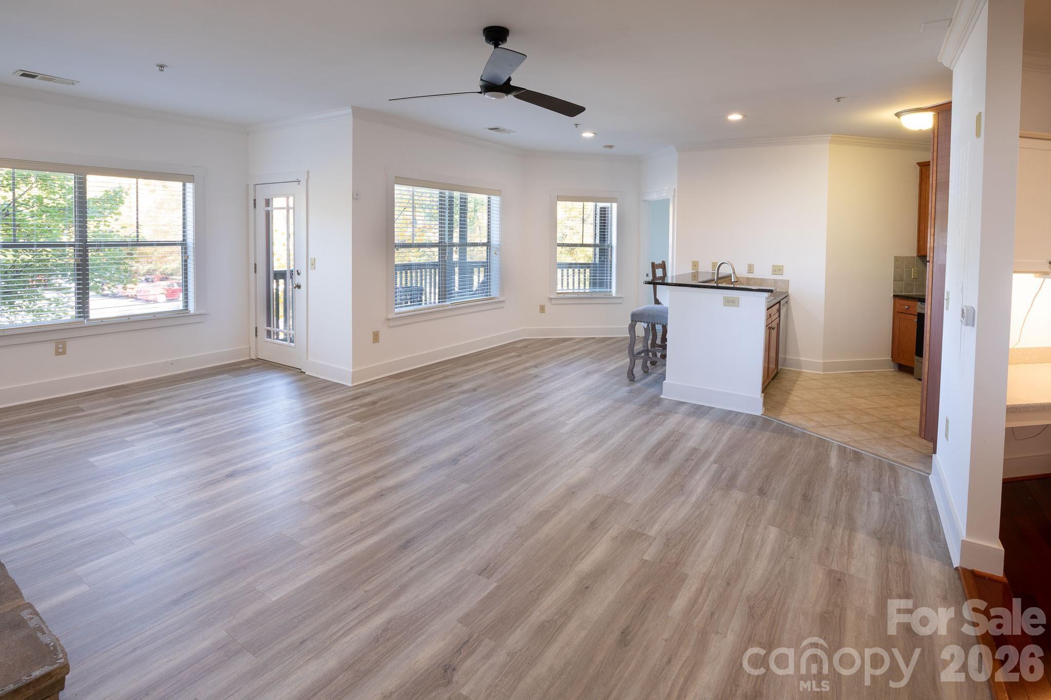 9 Kenilworth Knoll 207 Property Photo 5